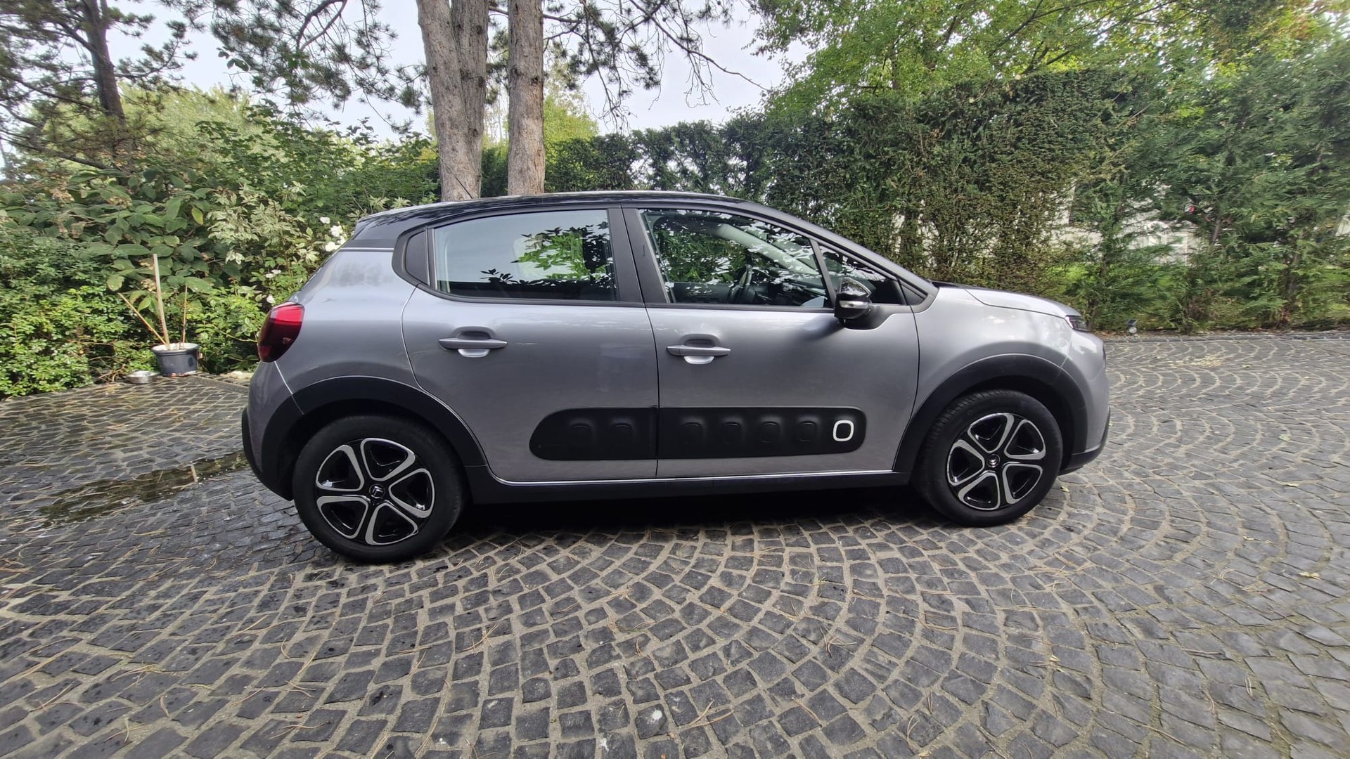 CITROEN 1.2 PureTech Shine-image-1