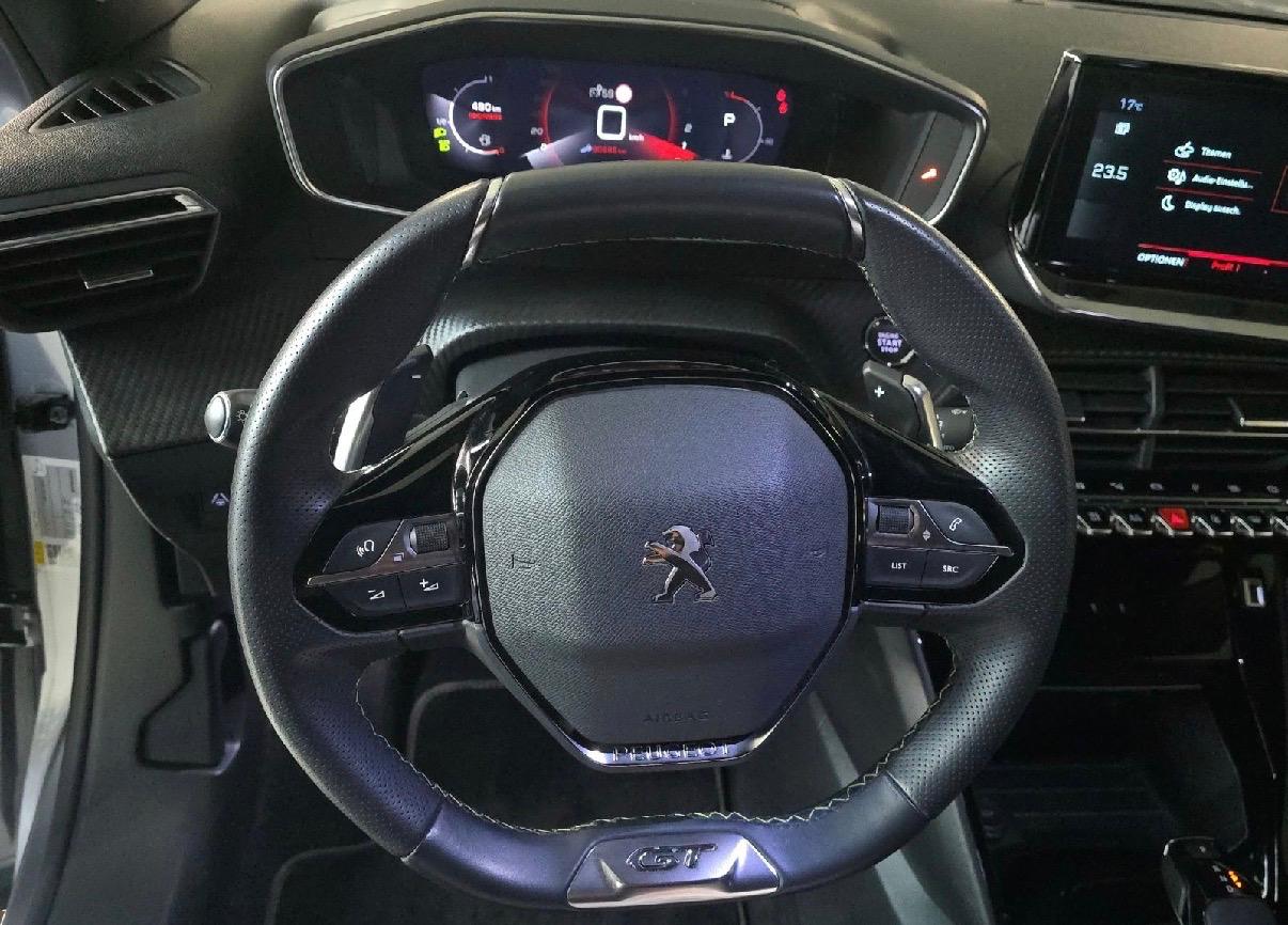 PEUGEOT 2008 1.5 BlueHDi GT Pack EAT8-image-6