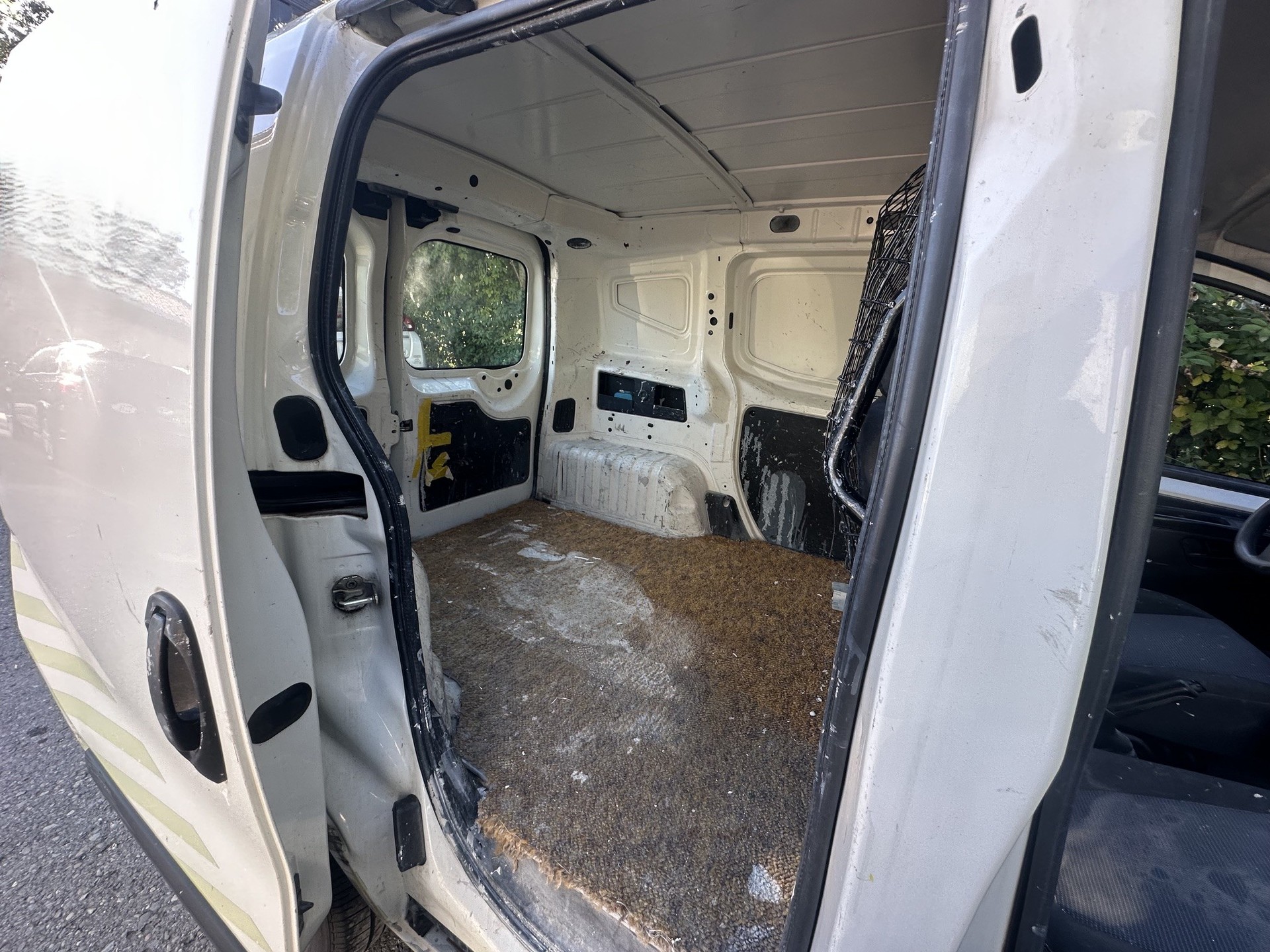 PEUGEOT Bipper 1.3 HDi-image-8