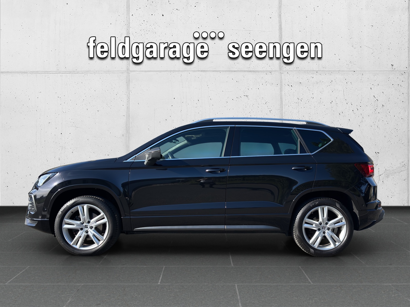 SEAT Ateca 2.0 TSI FR 4Drive DSG mit AHK, Panorama-Schiebe-/Ausstelldach & 360° Kamera-image-1