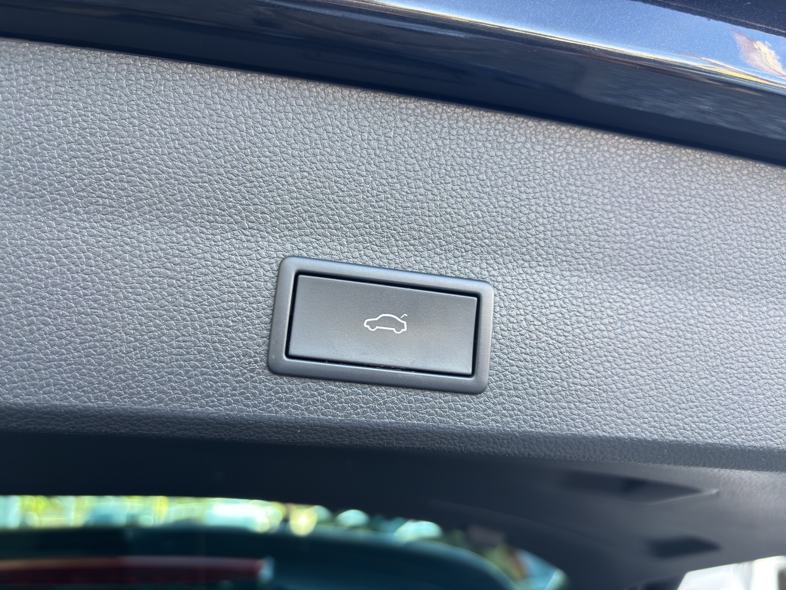 SEAT Ateca 2.0 TSI FR 4Drive DSG mit AHK, Panorama-Schiebe-/Ausstelldach & 360° Kamera-image-8
