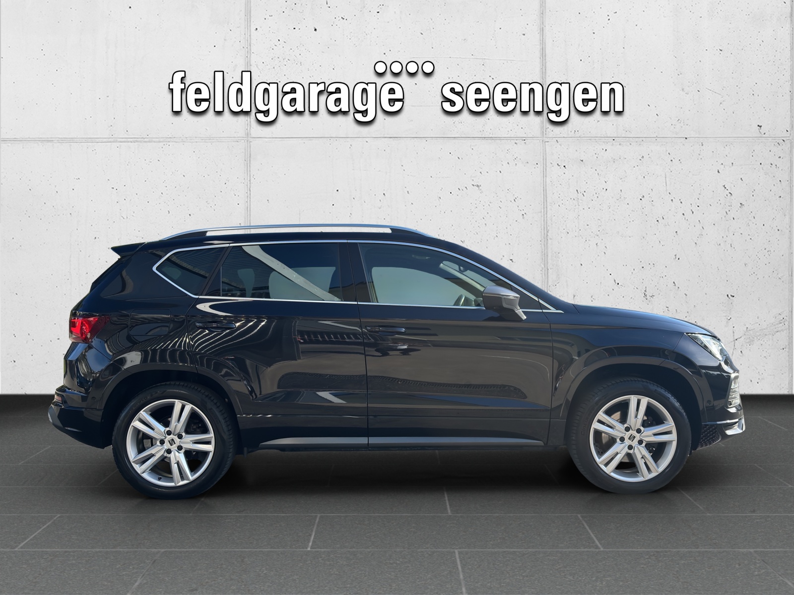 SEAT Ateca 2.0 TSI FR 4Drive DSG mit AHK, Panorama-Schiebe-/Ausstelldach & 360° Kamera-image-3