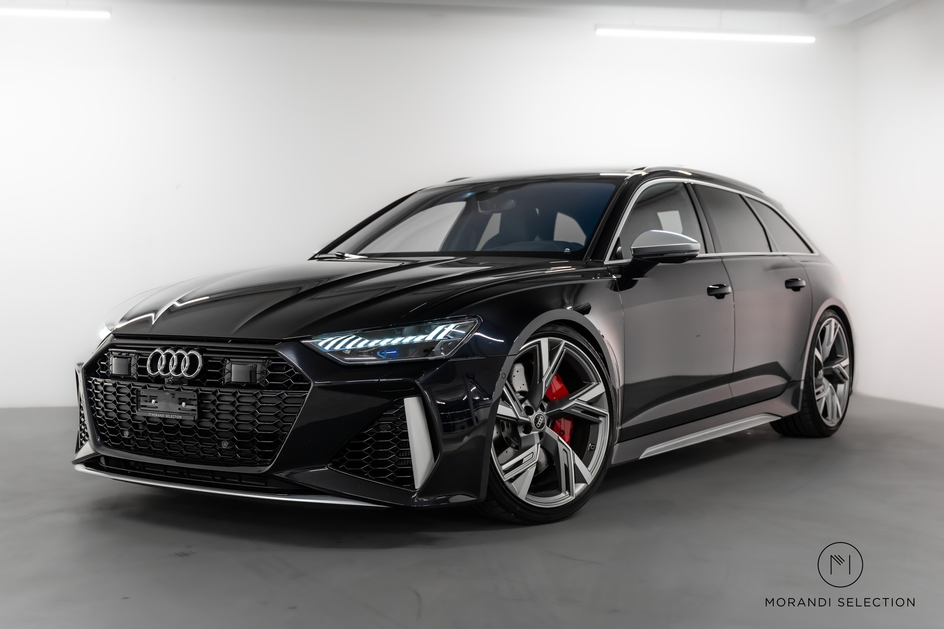 AUDI RS6 Avant 4.0 V8 TFSI quattro T-Tronic-image-4
