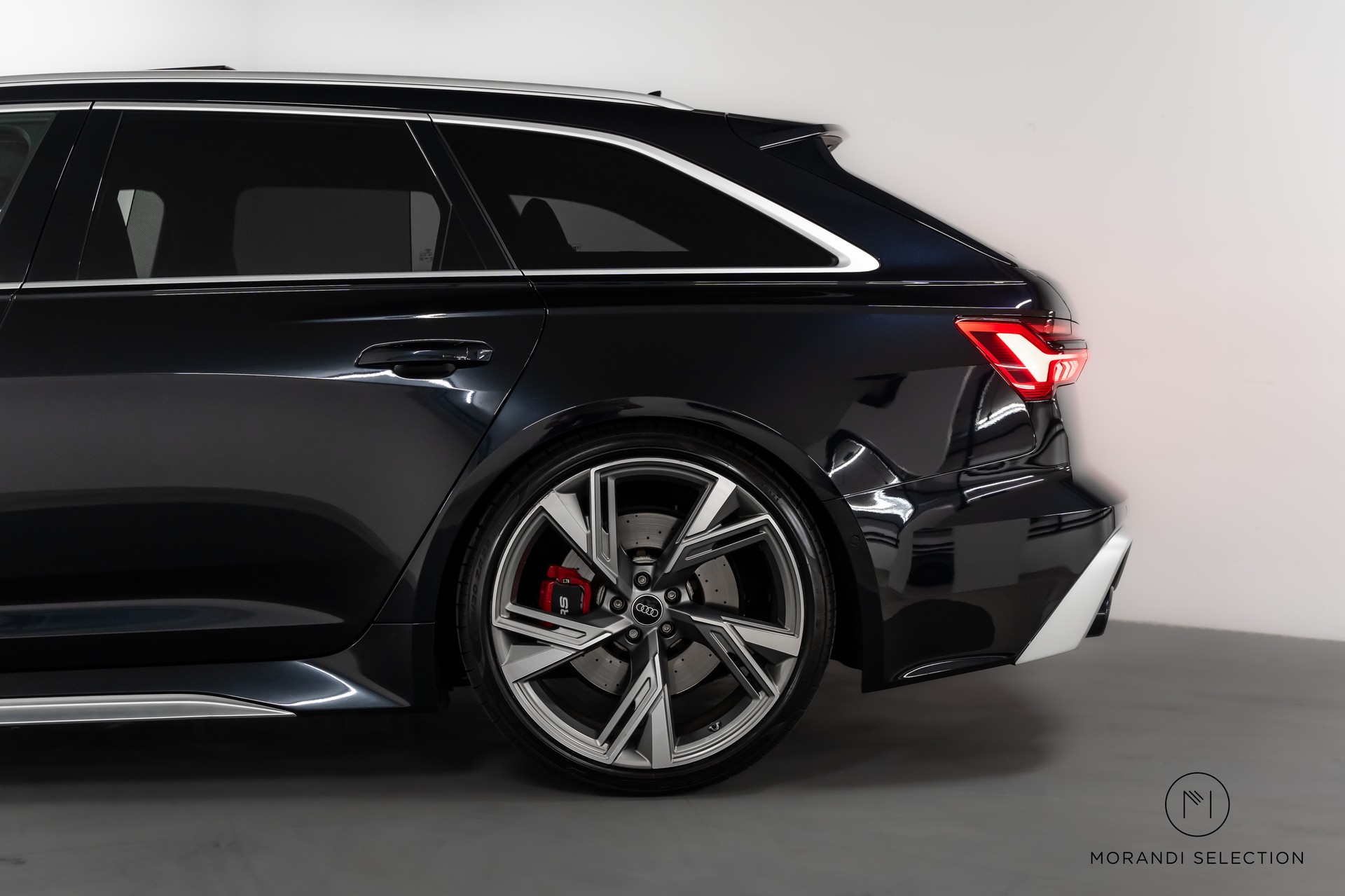 AUDI RS6 Avant 4.0 V8 TFSI quattro T-Tronic-image-1