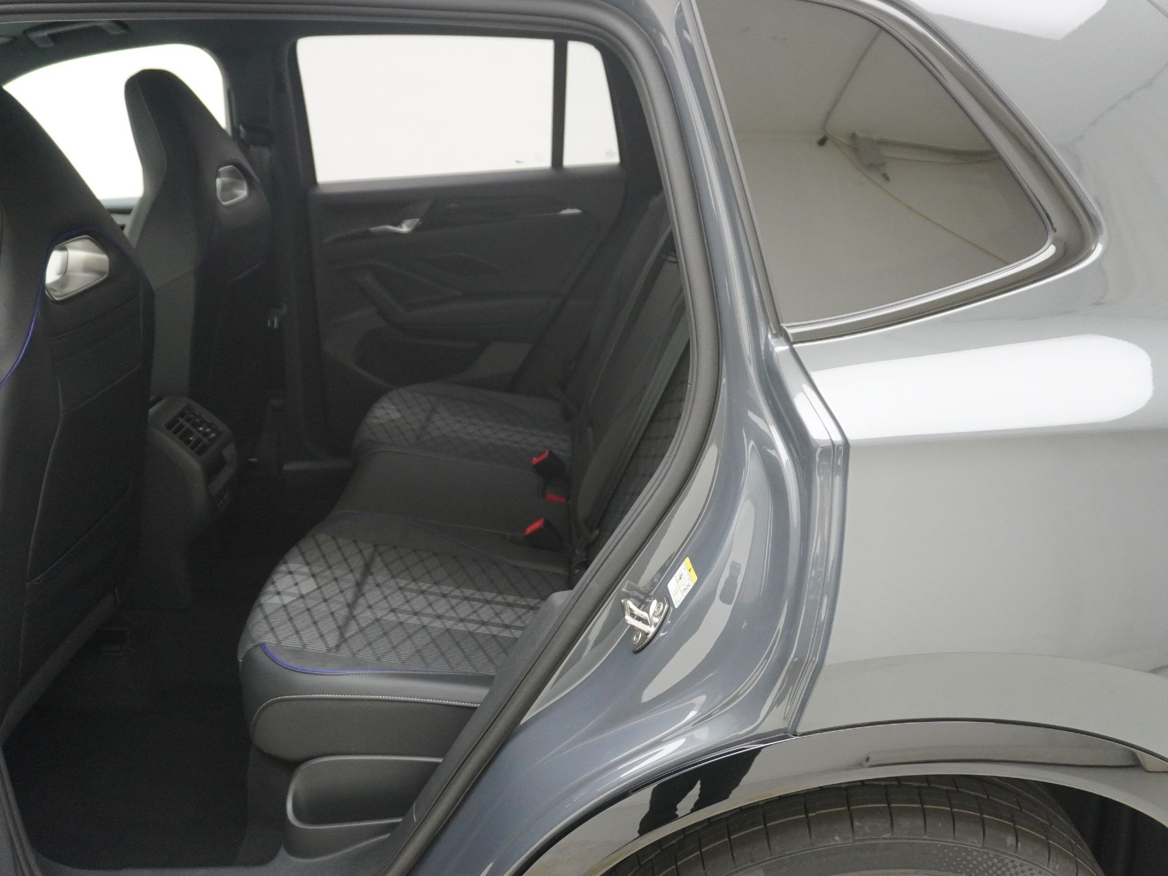 VW Tiguan 2.0 TSI R-Line 4Motion-image-15
