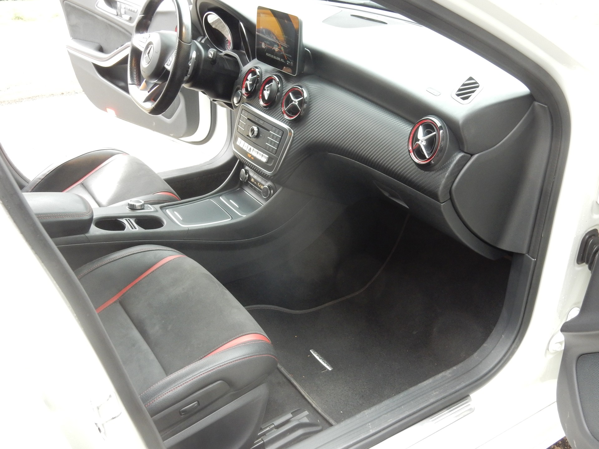MERCEDES-BENZ A 250 Sport 4Matic 7G-DCT-image-20