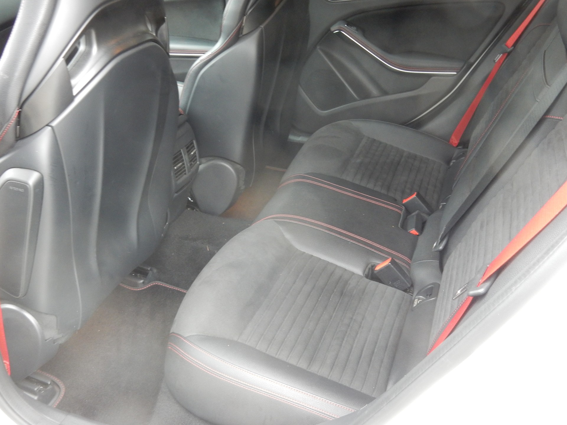 MERCEDES-BENZ A 250 Sport 4Matic 7G-DCT-image-17