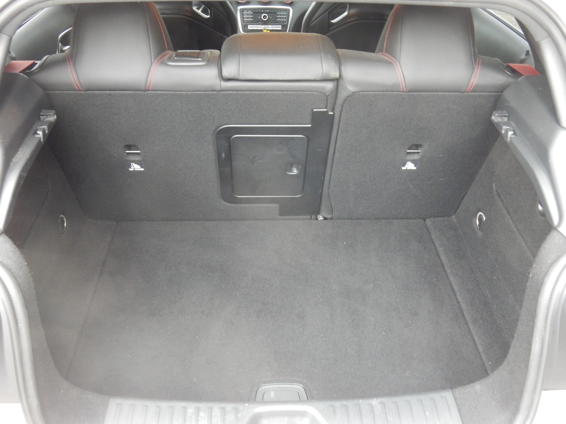 MERCEDES-BENZ A 250 Sport 4Matic 7G-DCT-image-18