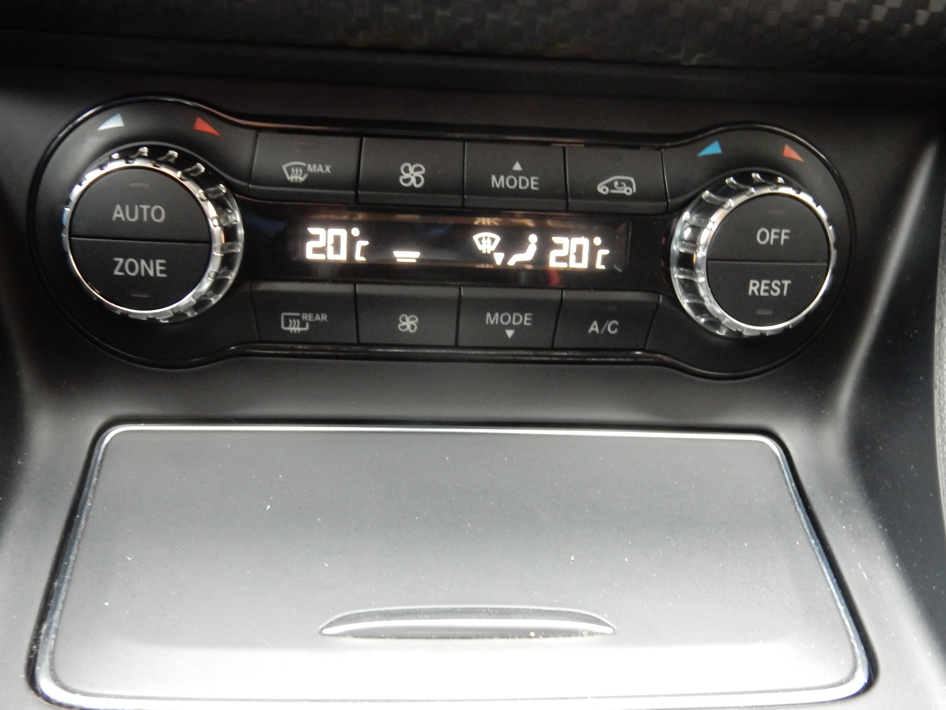 MERCEDES-BENZ A 250 Sport 4Matic 7G-DCT-image-14