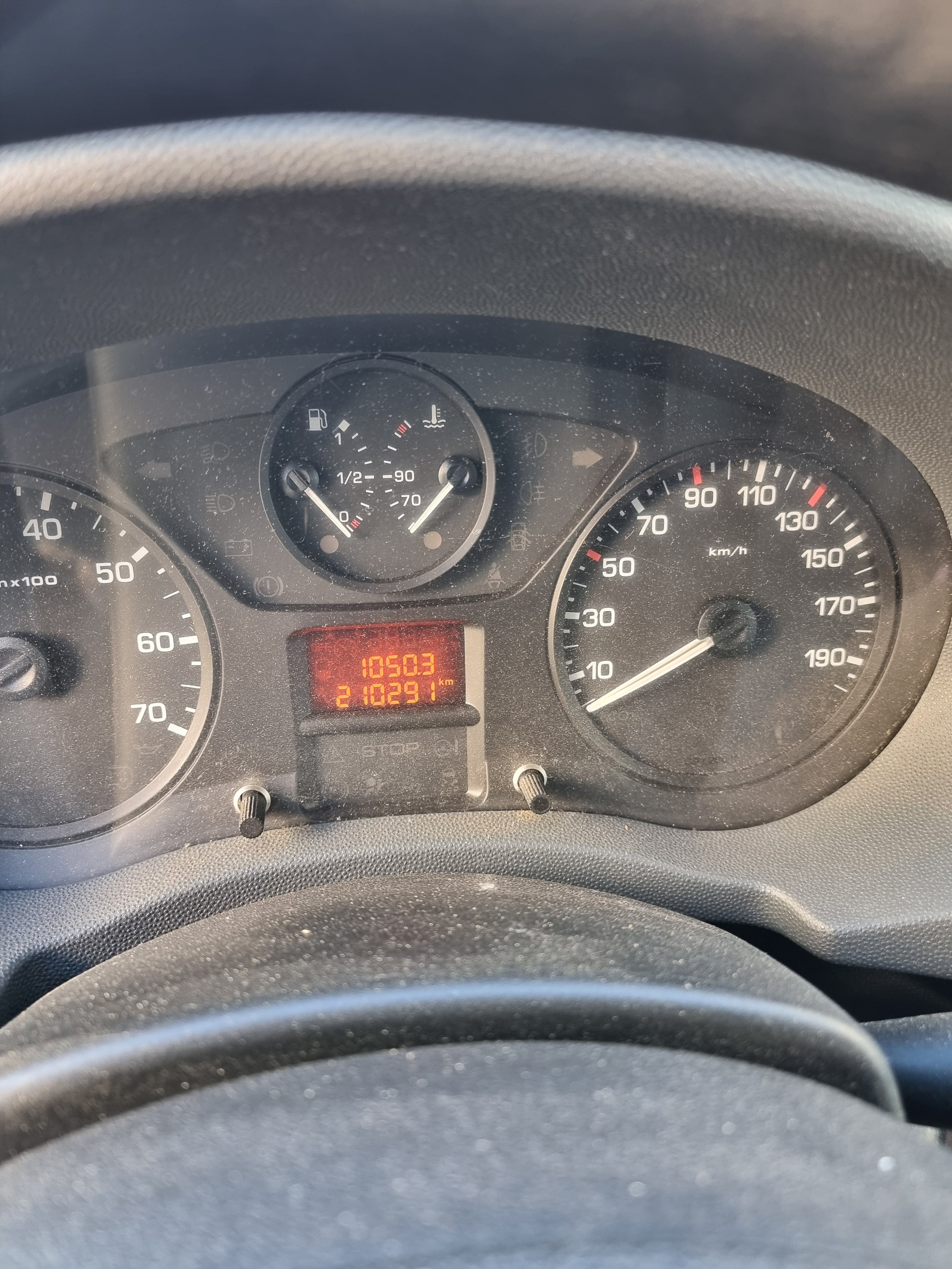 PEUGEOT Expert 2.0 HDi 229 L2H1-image-8