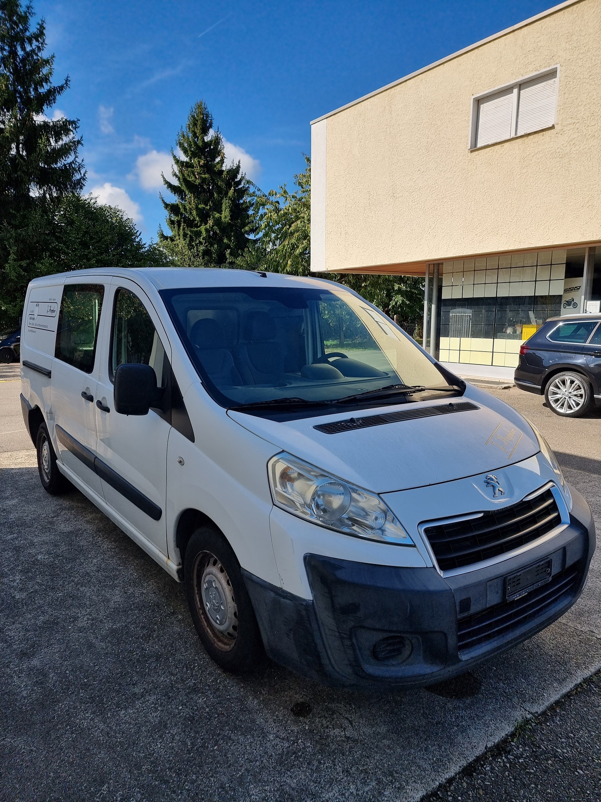 PEUGEOT Expert 2.0 HDi 229 L2H1-image-1