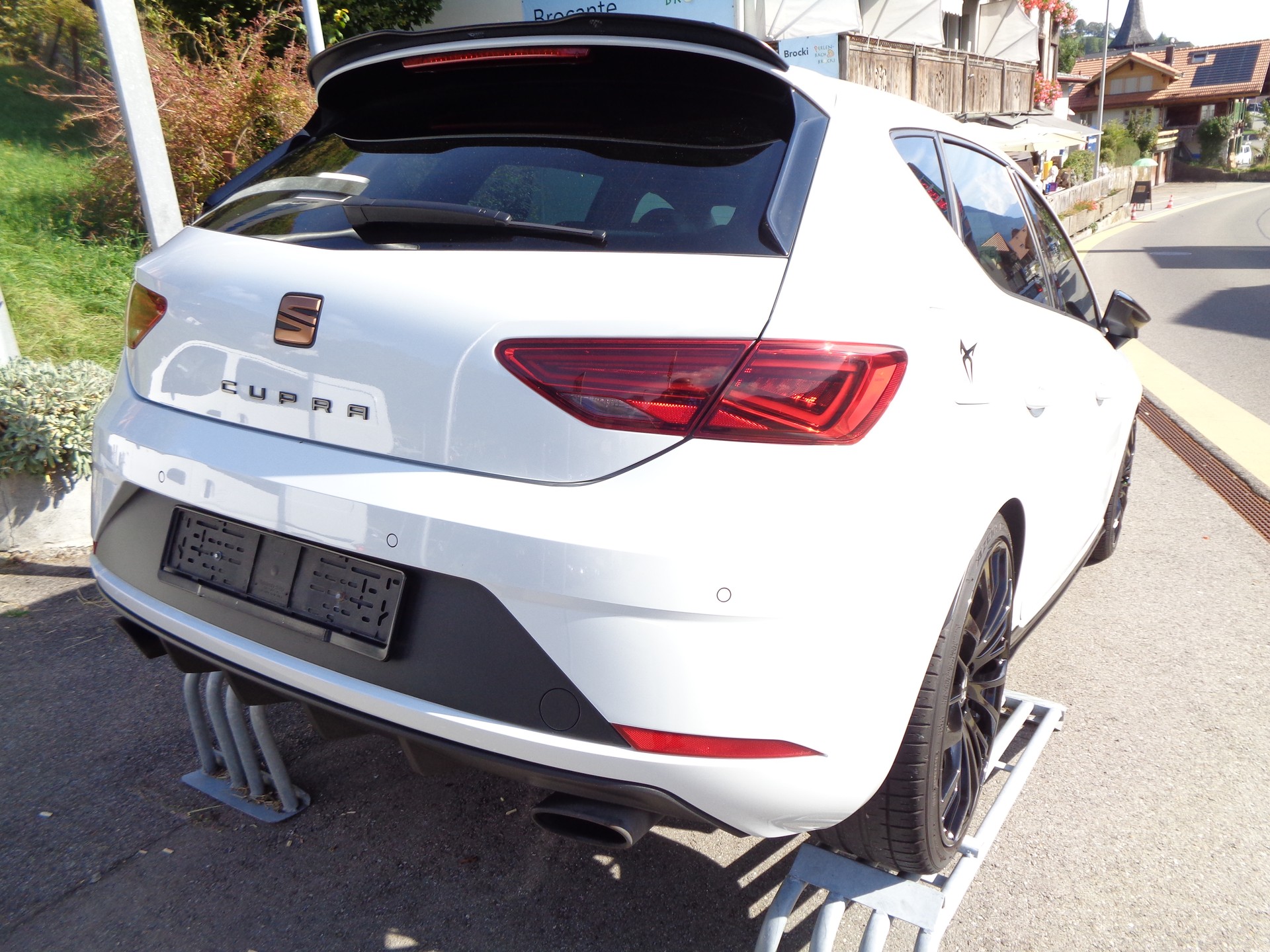 SEAT Leon 2.0 TSI SWISS Cupra 290 DSG-image-5