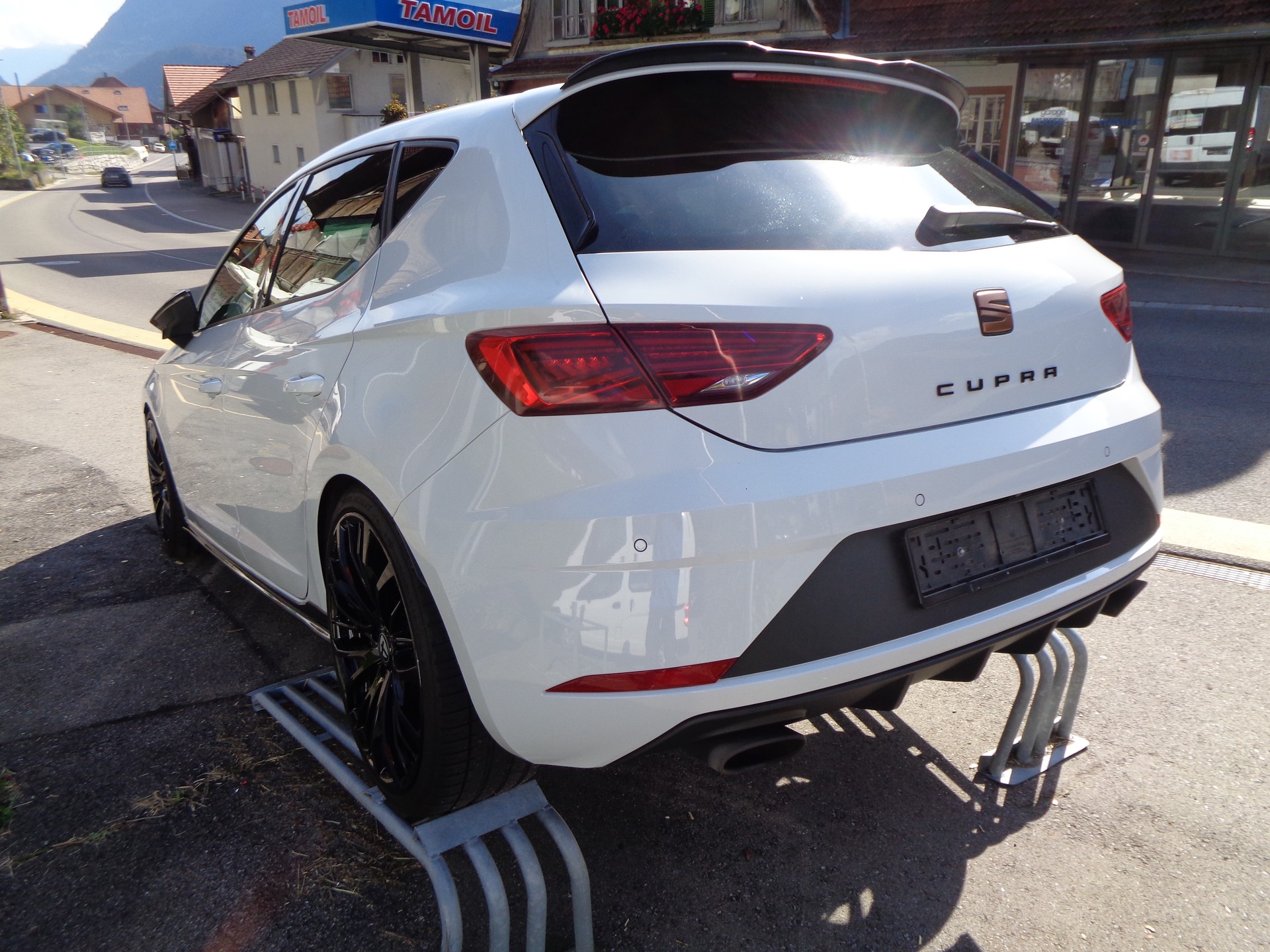 SEAT Leon 2.0 TSI SWISS Cupra 290 DSG-image-4