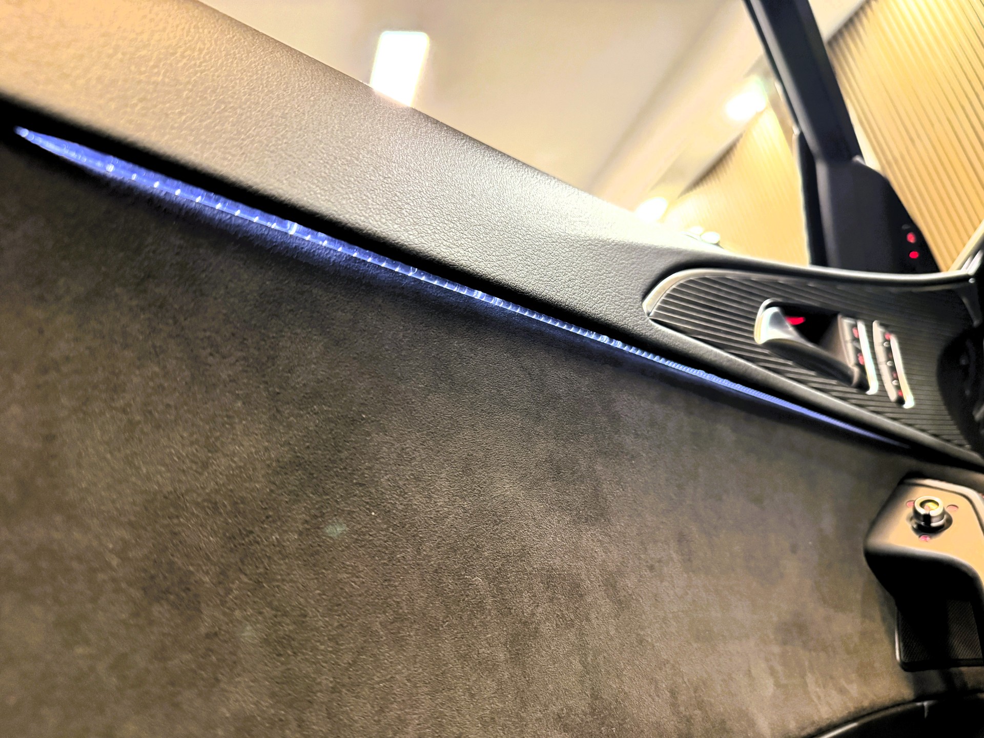 AUDI A6 Limousine 3.0 BiTDI V6 quattro competition tiptronic-image-12