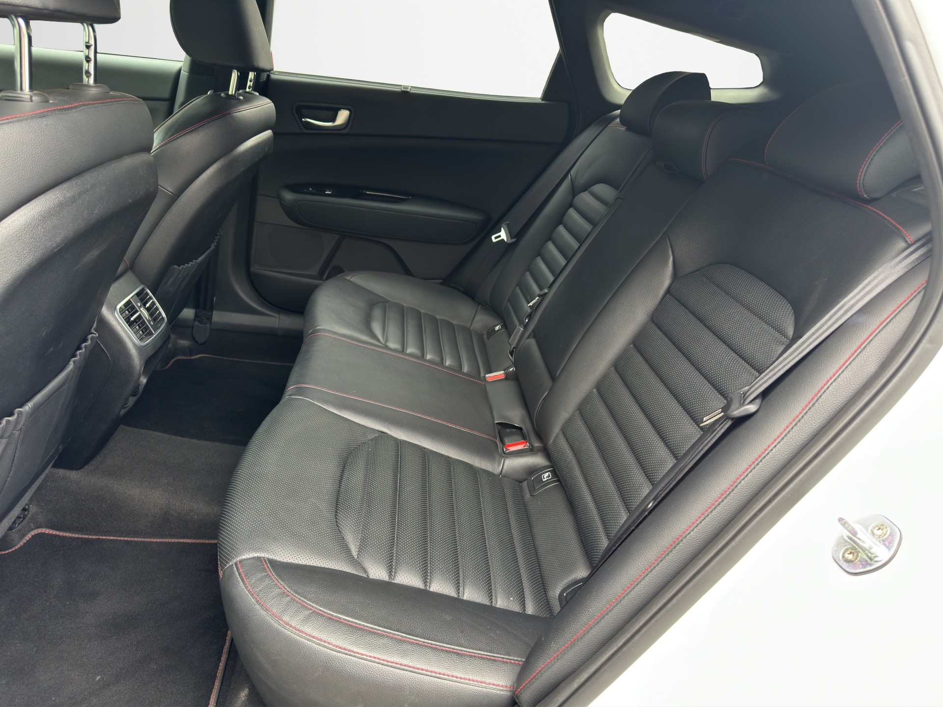 KIA Optima SW 2.0 T-GDI Style GT Automat-image-12