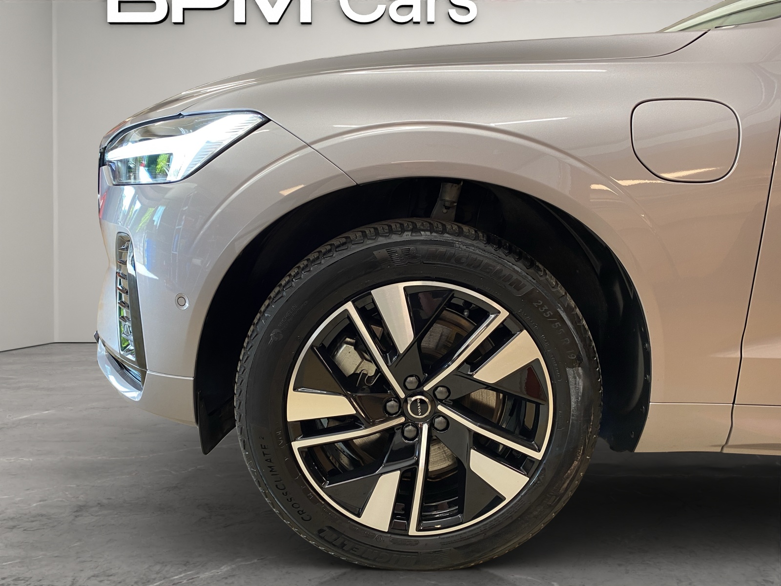 VOLVO XC60 2.0 T6 TE Plus Dark eAWD-image-6