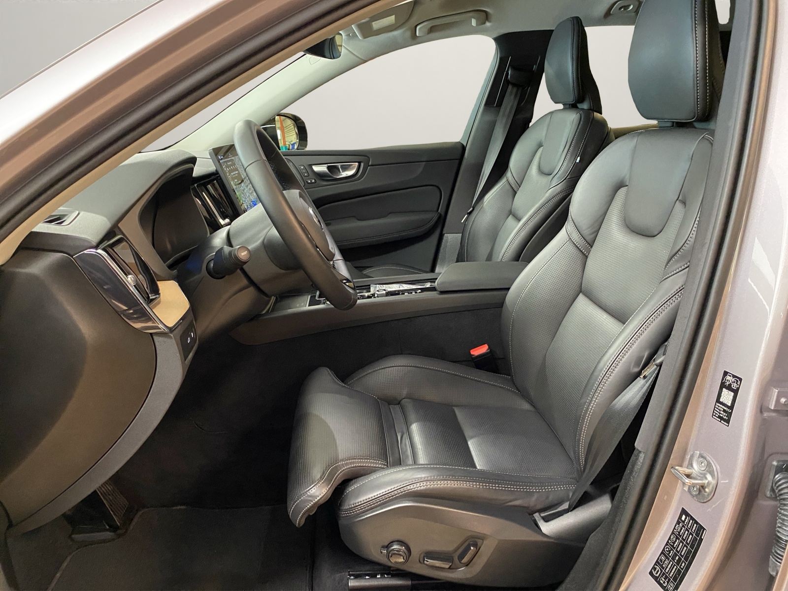 VOLVO XC60 2.0 T6 TE Plus Dark eAWD-image-7