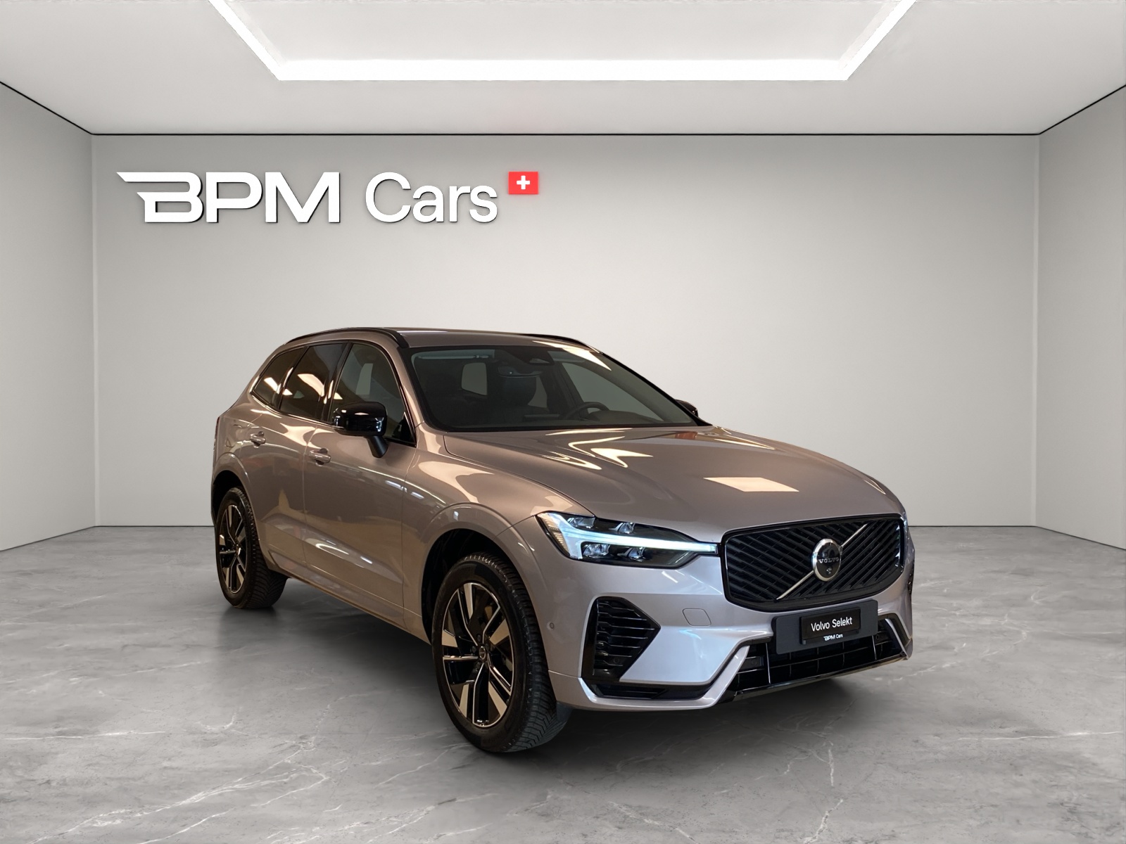 VOLVO XC60 2.0 T6 TE Plus Dark eAWD-image-4