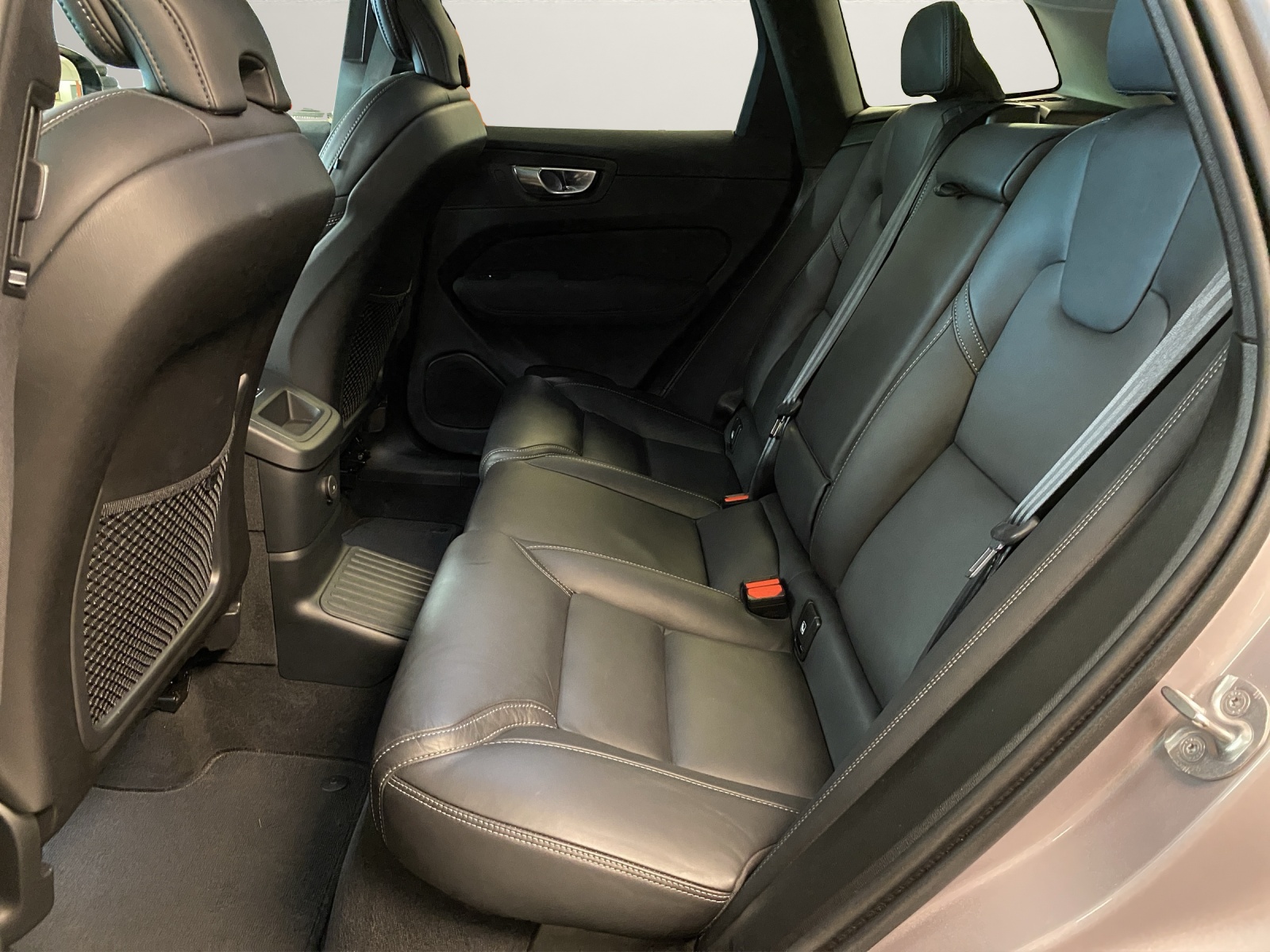 VOLVO XC60 2.0 T6 TE Plus Dark eAWD-image-14