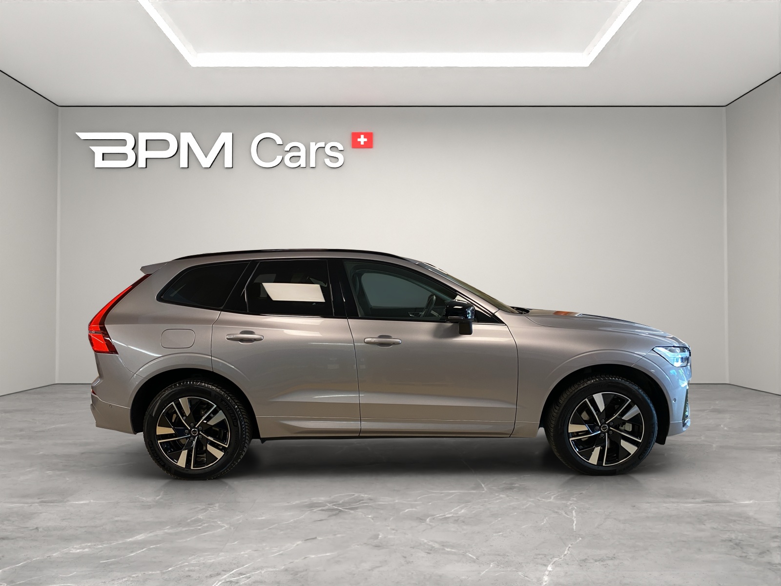 VOLVO XC60 2.0 T6 TE Plus Dark eAWD-image-11