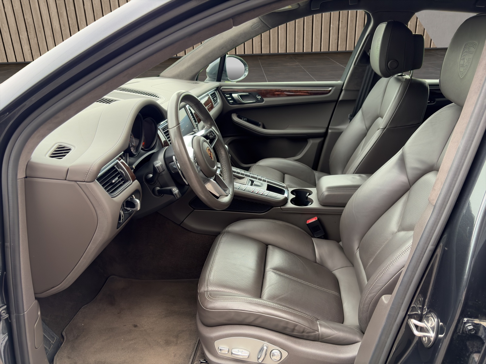PORSCHE Macan Turbo PDK / 8 Fach!-image-9