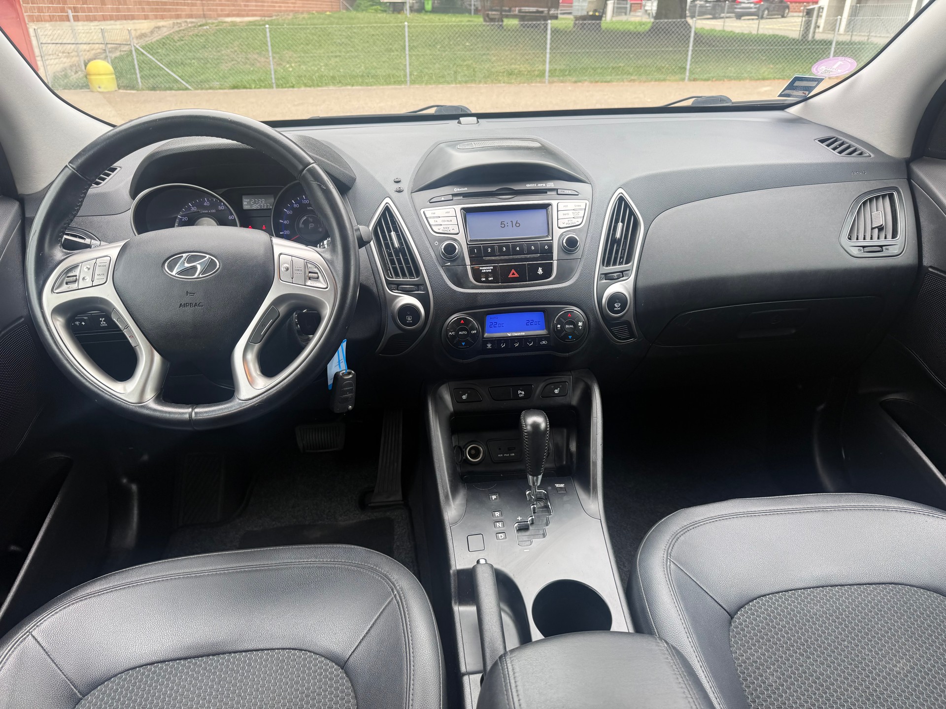 HYUNDAI iX 35 2.0 Style 4WD Automatic-image-7
