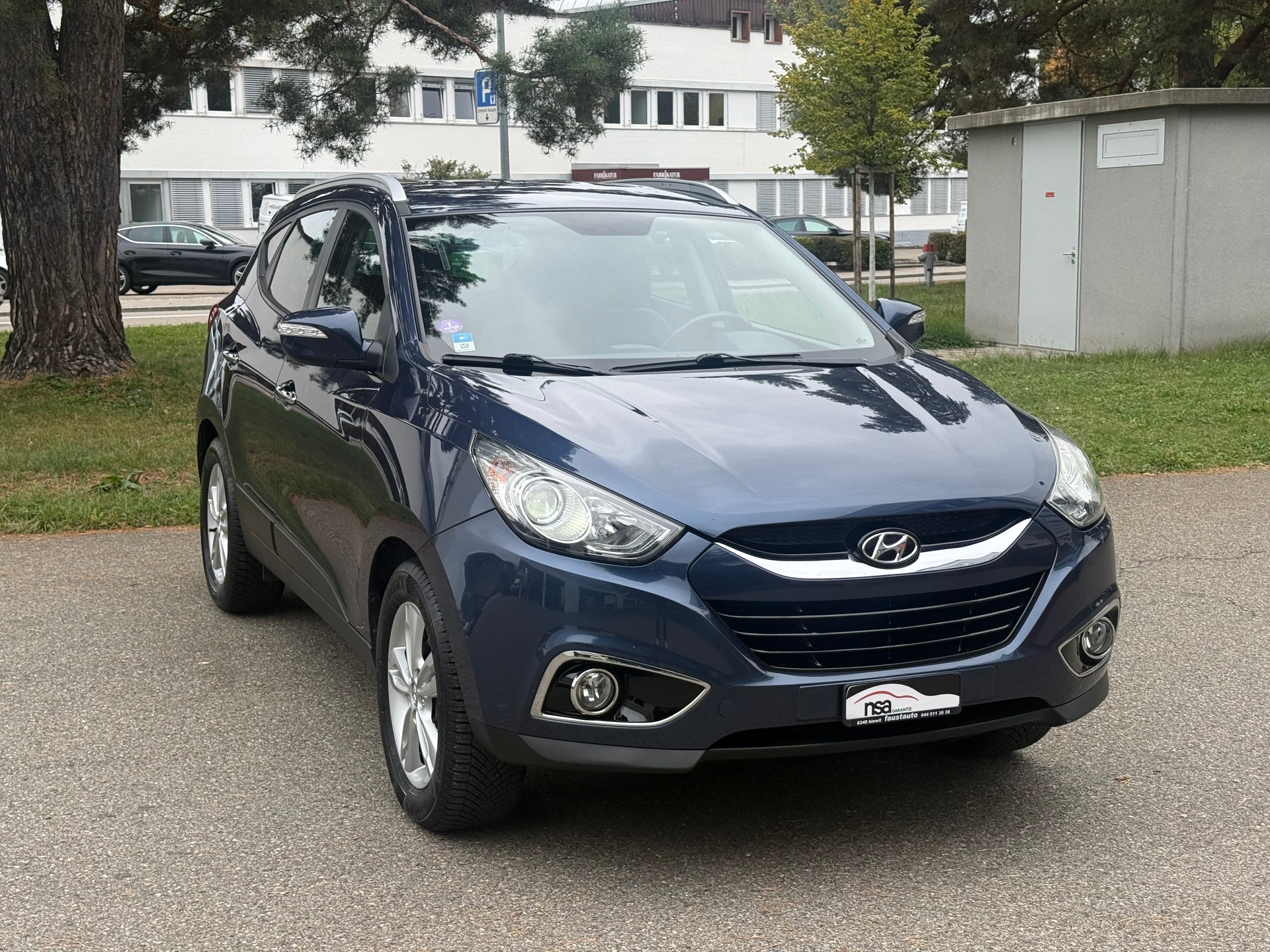 HYUNDAI iX 35 2.0 Style 4WD Automatic-image-2