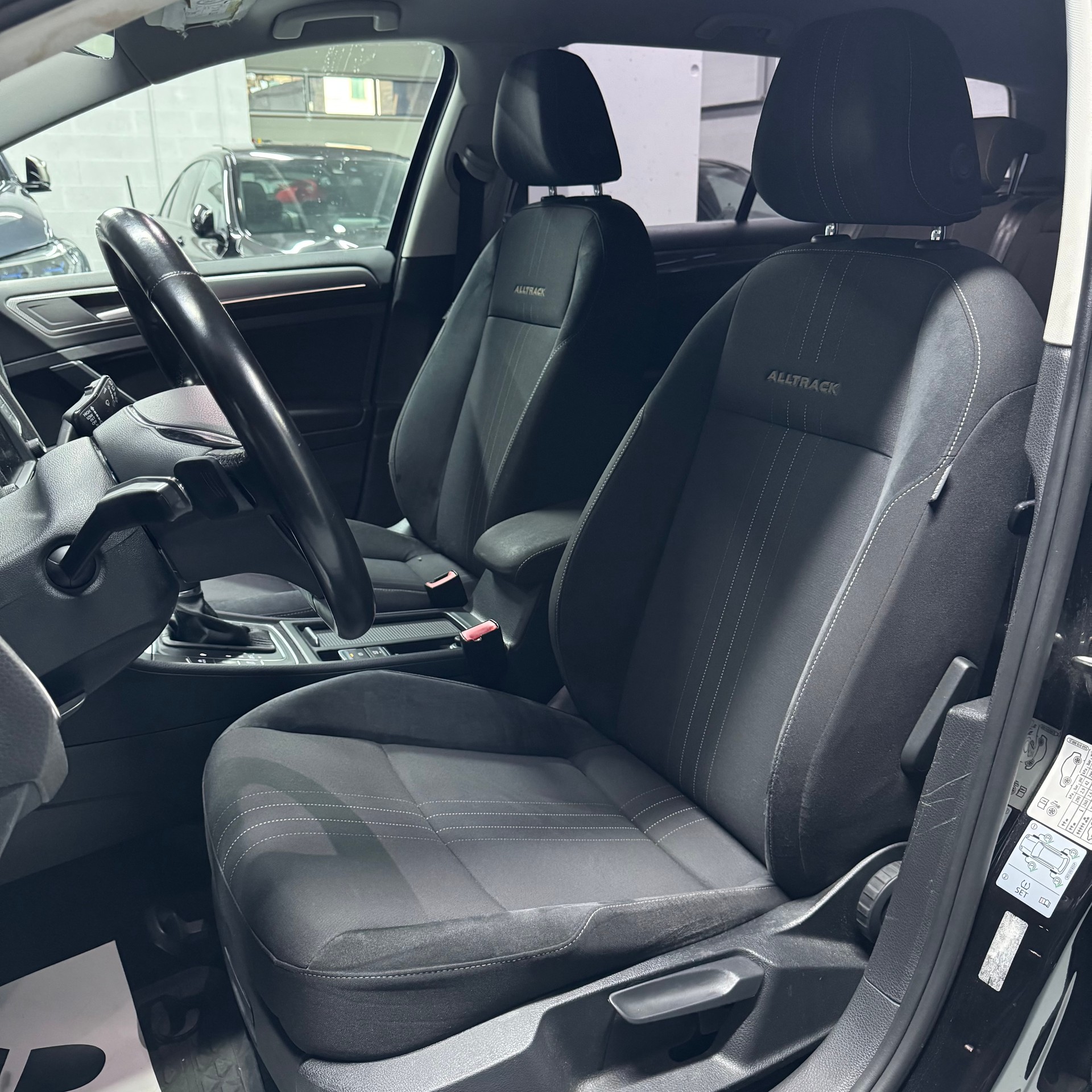 VW Golf 2.0 TDI Alltrack 4Motion-image-20