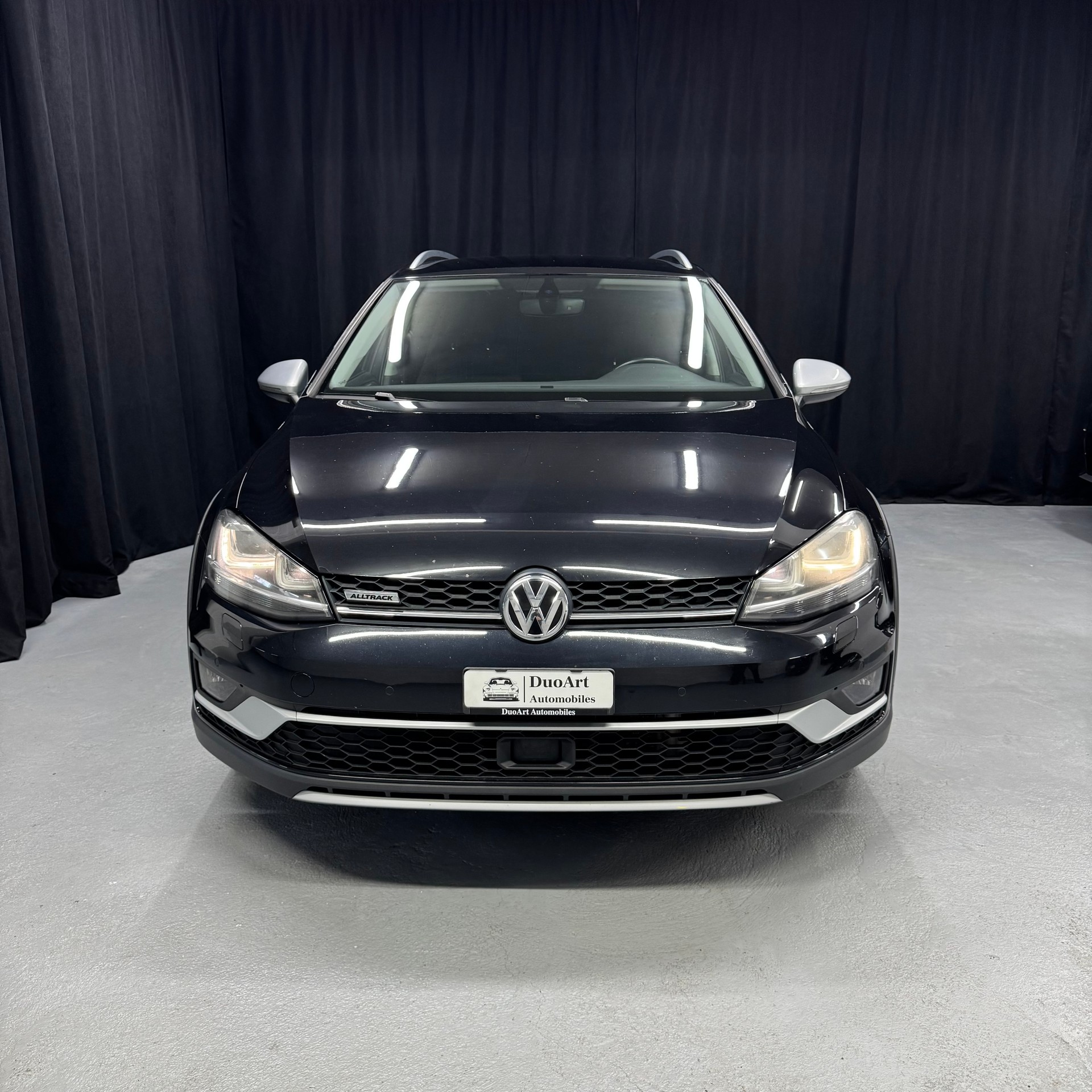 VW Golf 2.0 TDI Alltrack 4Motion-image-2