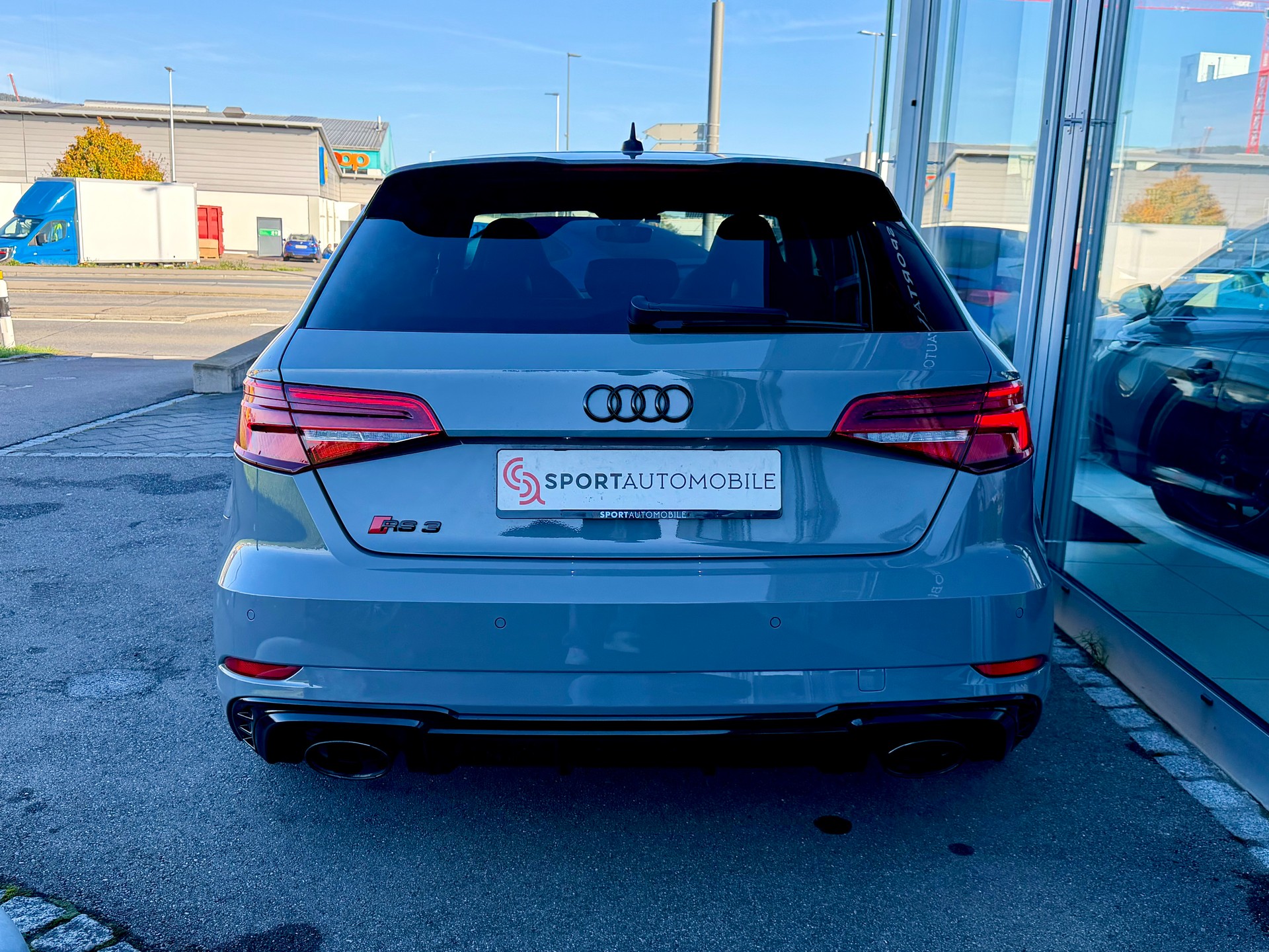 AUDI RS3 Sportback 2.5 TSI quattro S-tronic-image-9