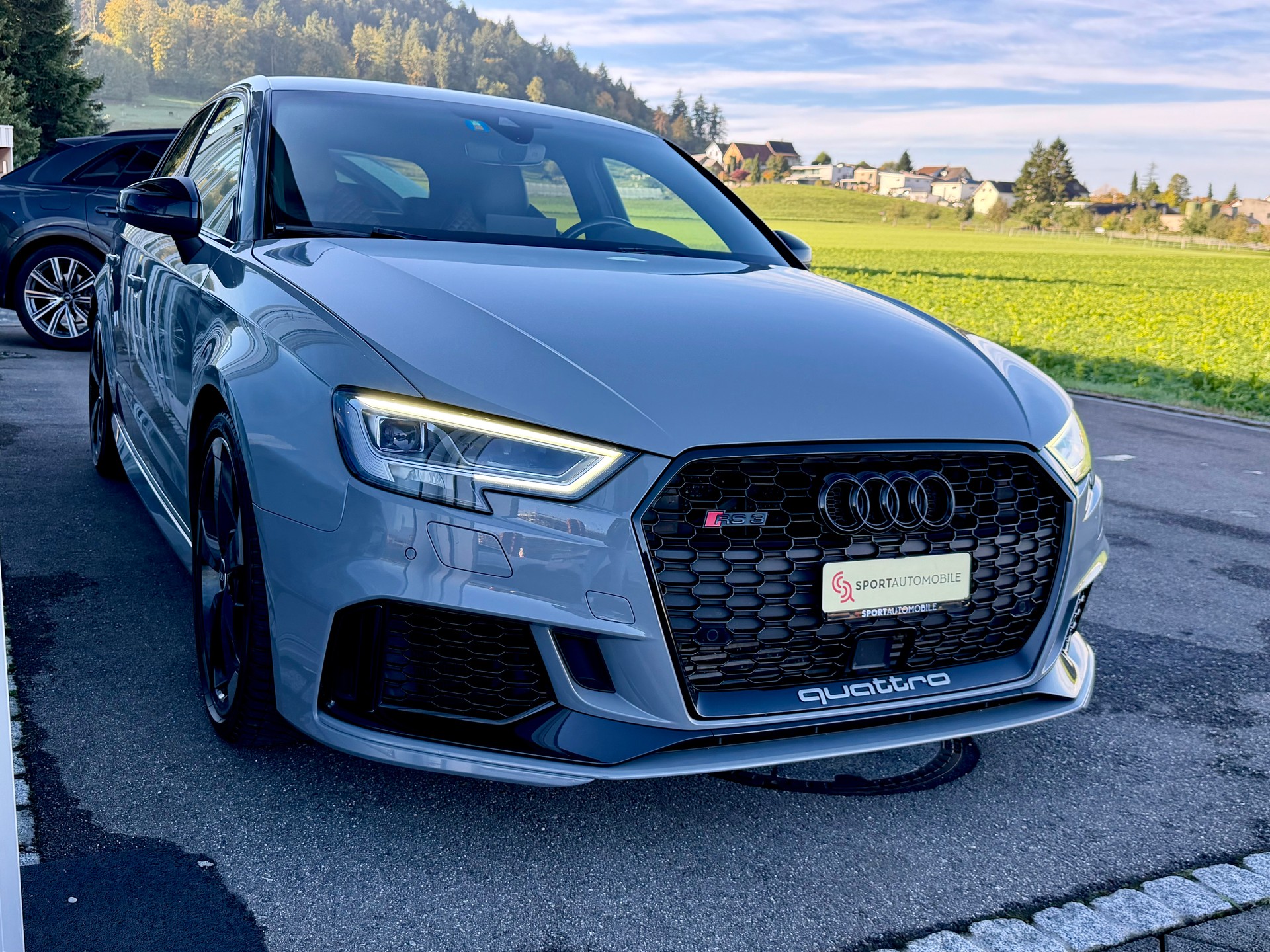 AUDI RS3 Sportback 2.5 TSI quattro S-tronic-image-4