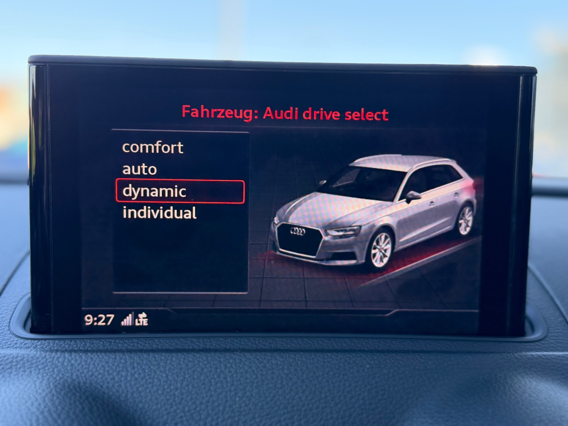 AUDI RS3 Sportback 2.5 TSI quattro S-tronic-image-18