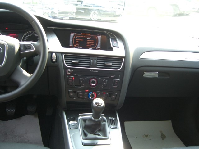 AUDI A4 allroad 2.0 TDI quattro-image-6