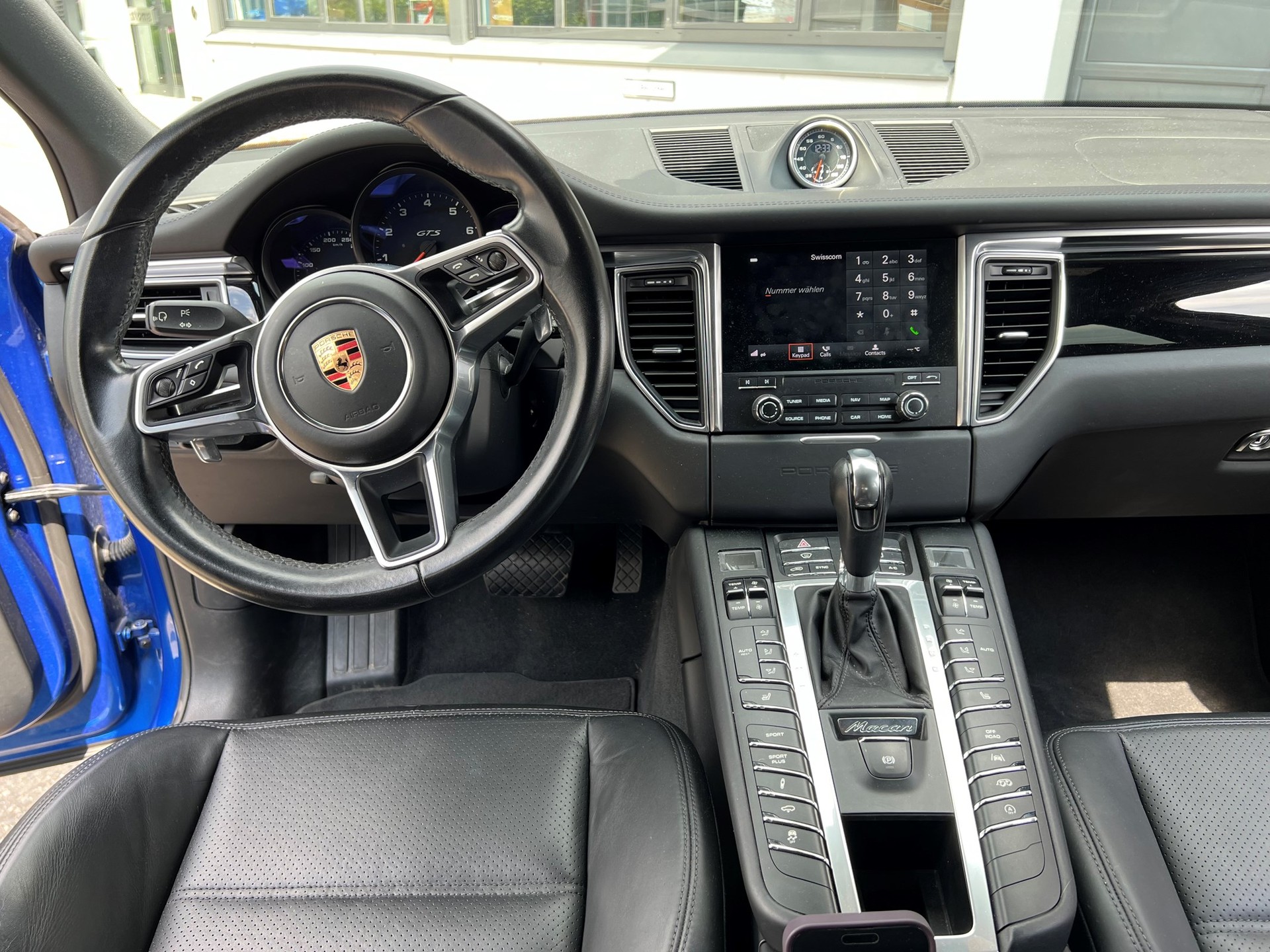 PORSCHE Macan GTS PDK-image-4