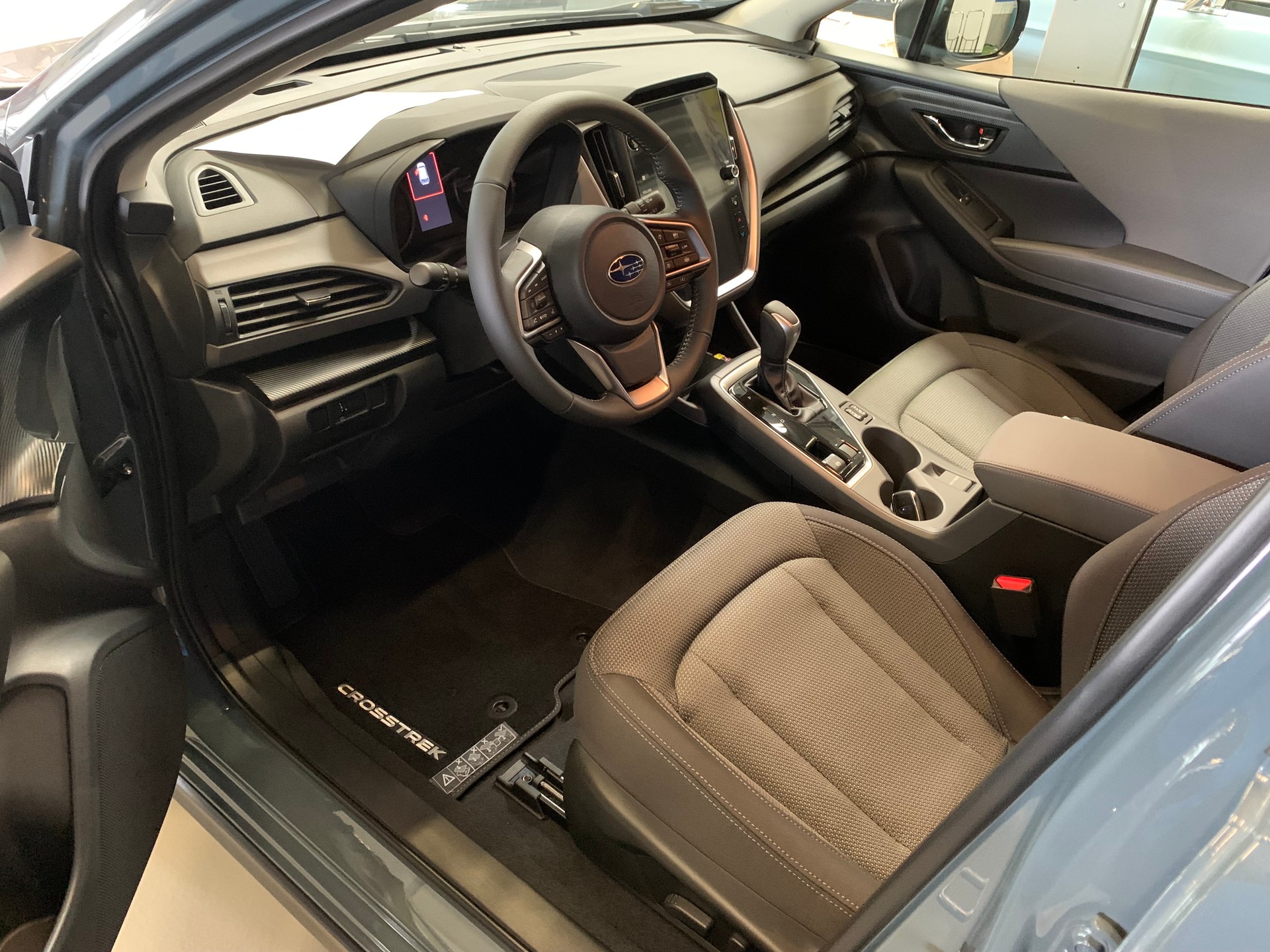 SUBARU Crosstrek 2.0i e-Boxer Swiss Plus-image-6