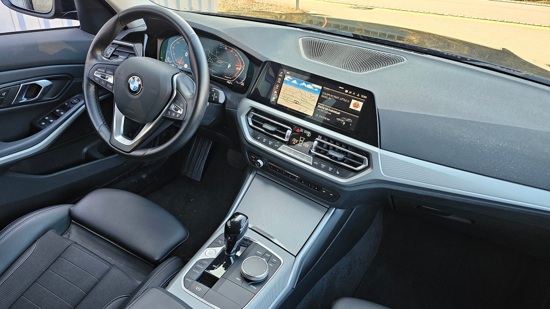 BMW 320d xDrive 48V Touring Steptronic-image-21