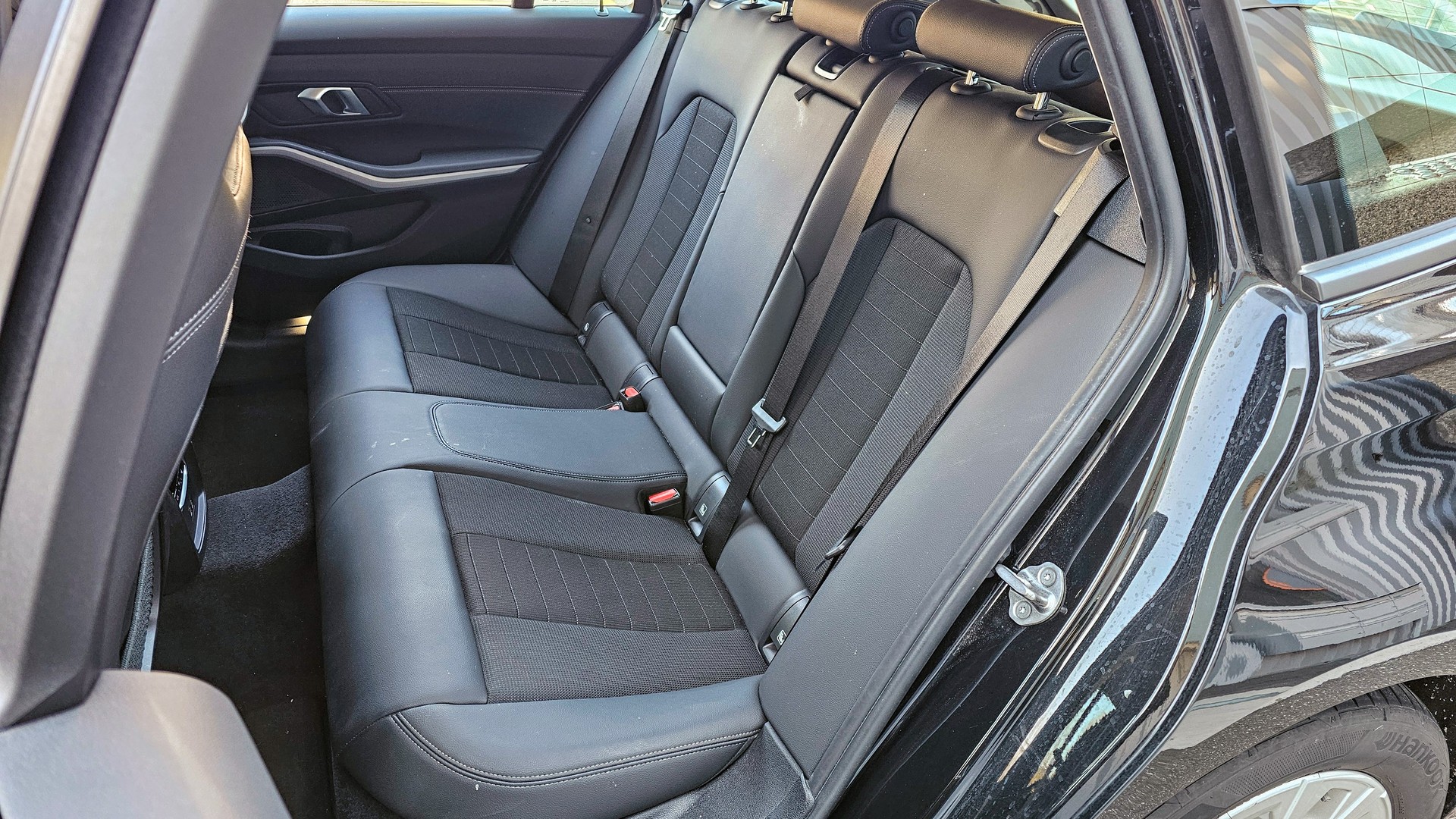 BMW 320d xDrive 48V Touring Steptronic-image-9