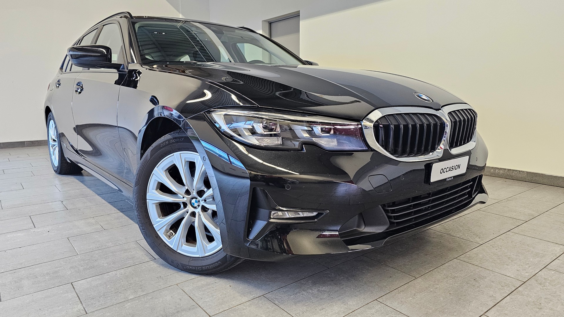 BMW 320d xDrive 48V Touring Steptronic-image-0