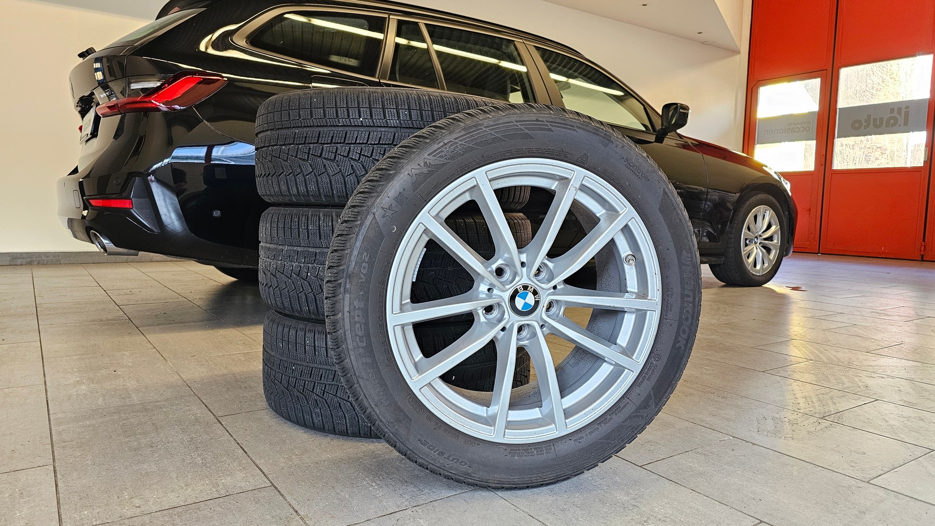 BMW 320d xDrive 48V Touring Steptronic-image-5