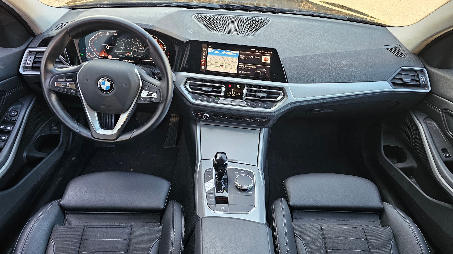 BMW 320d xDrive 48V Touring Steptronic-image-16