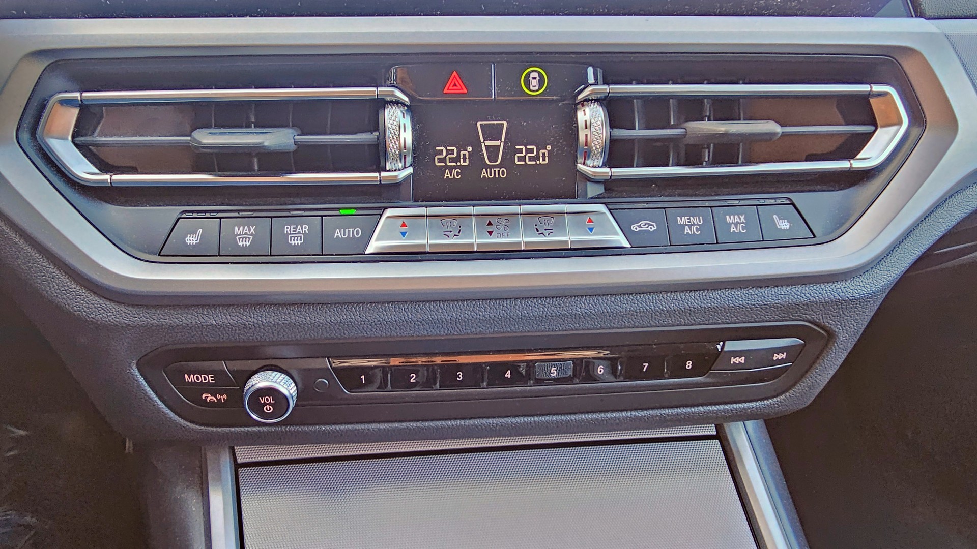 BMW 320d xDrive 48V Touring Steptronic-image-25