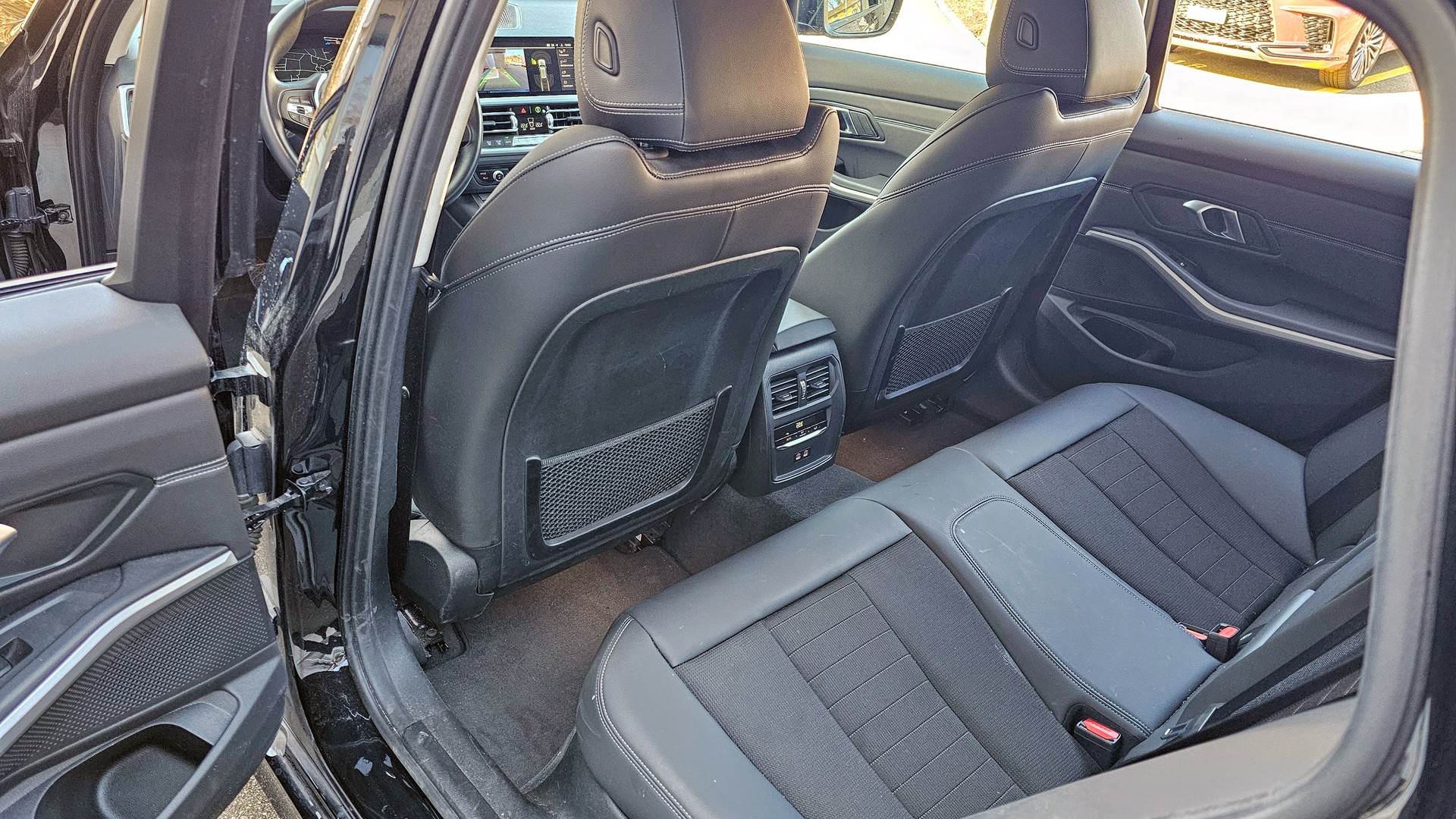 BMW 320d xDrive 48V Touring Steptronic-image-10