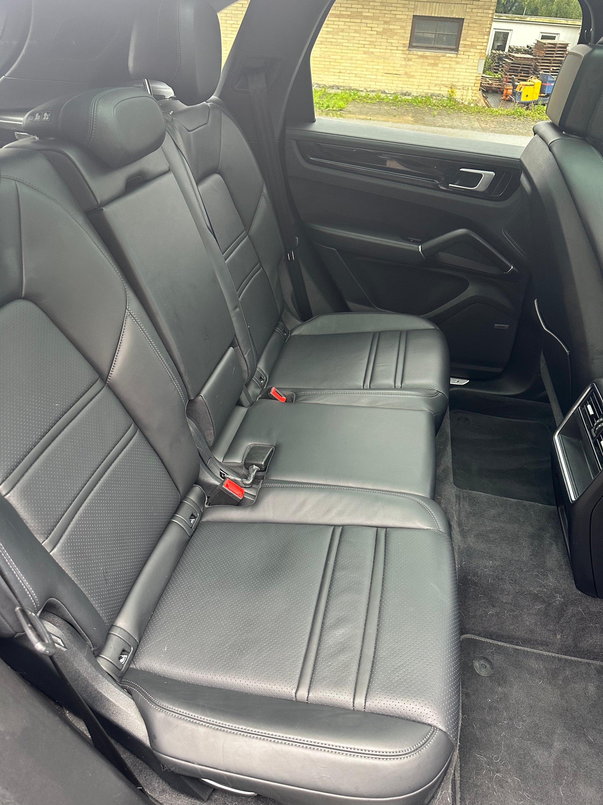 PORSCHE Cayenne E-Hybrid-image-8