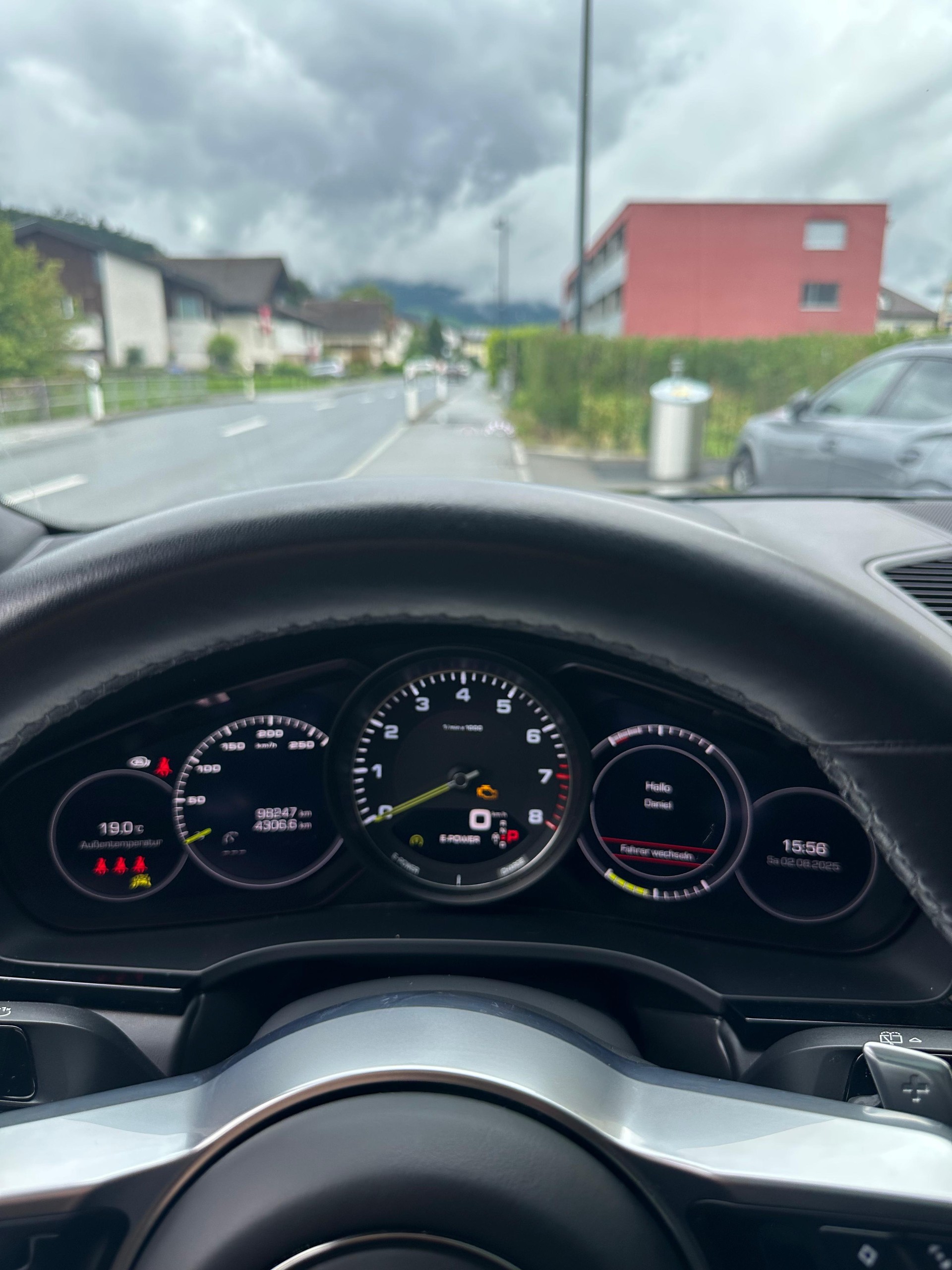 PORSCHE Cayenne E-Hybrid-image-16