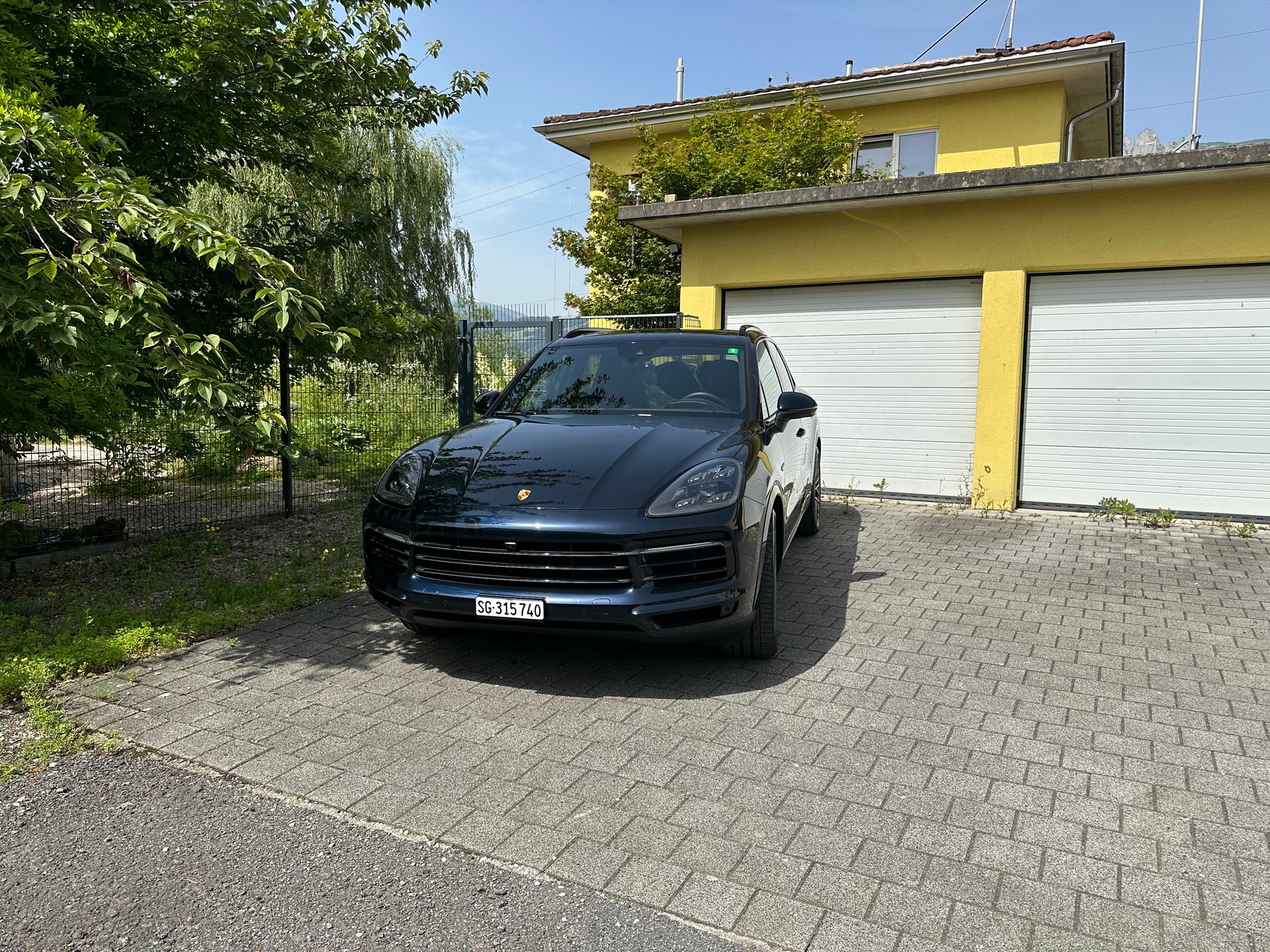 PORSCHE Cayenne E-Hybrid-image-0
