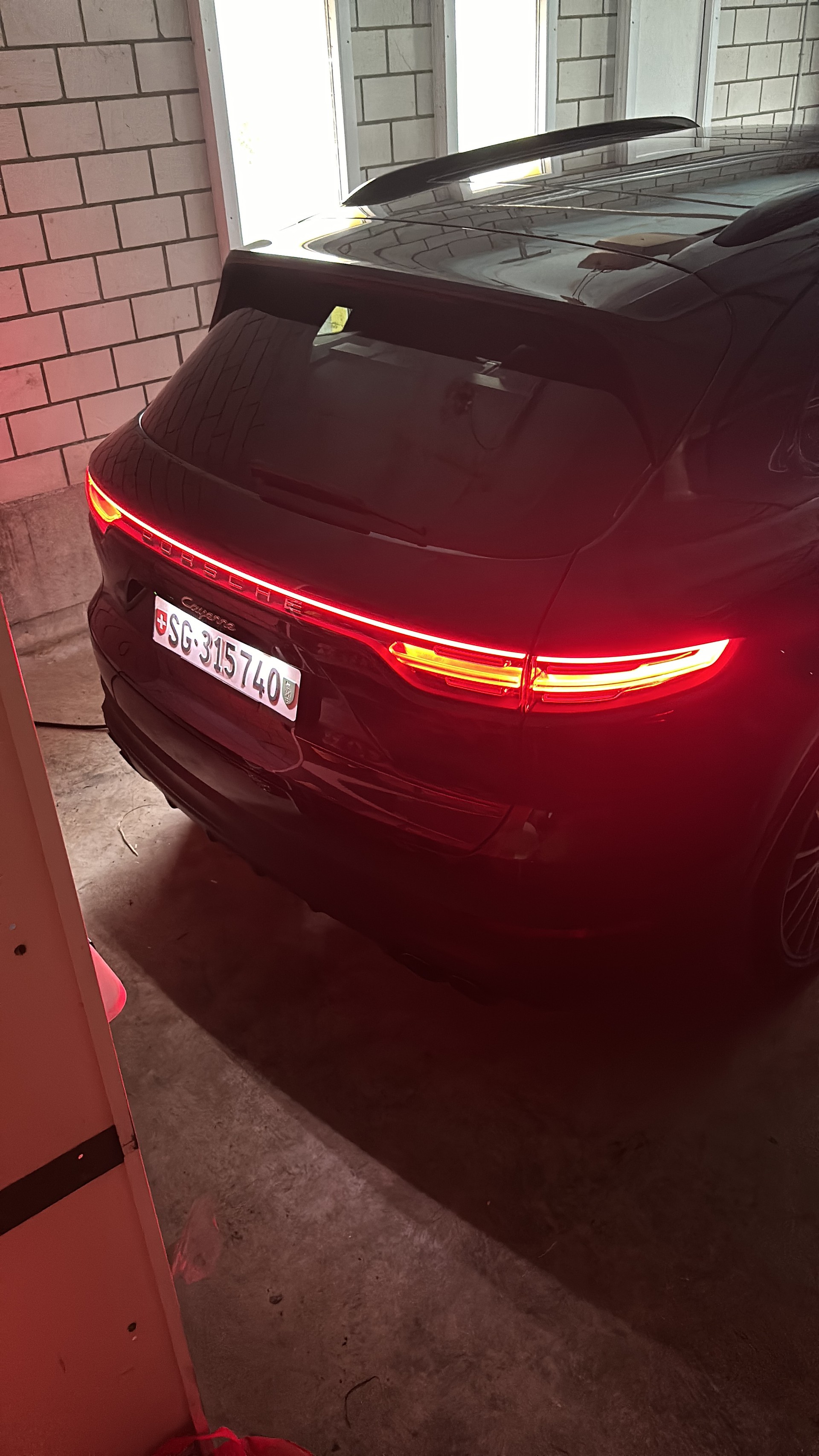 PORSCHE Cayenne E-Hybrid-image-5