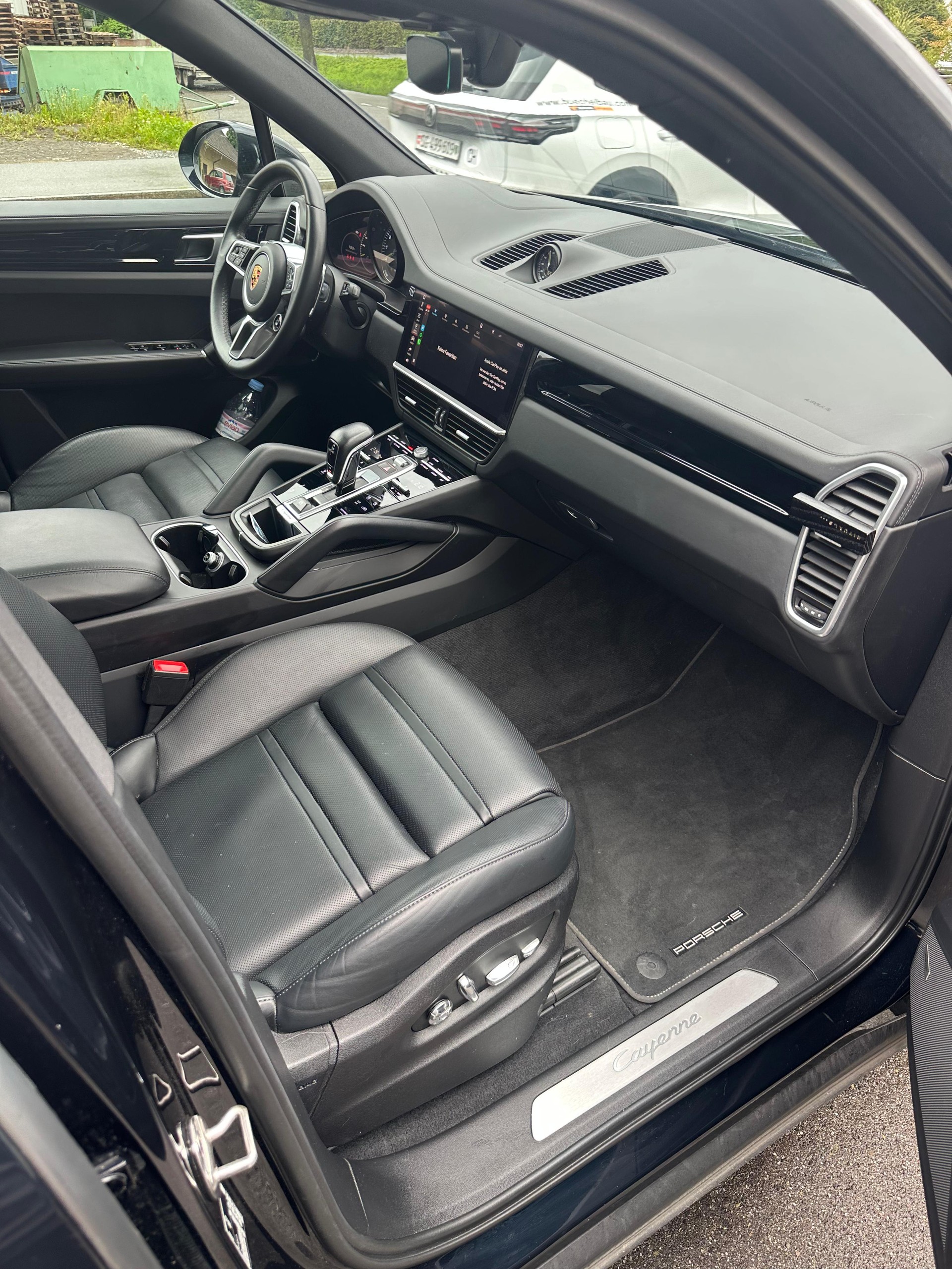 PORSCHE Cayenne E-Hybrid-image-6