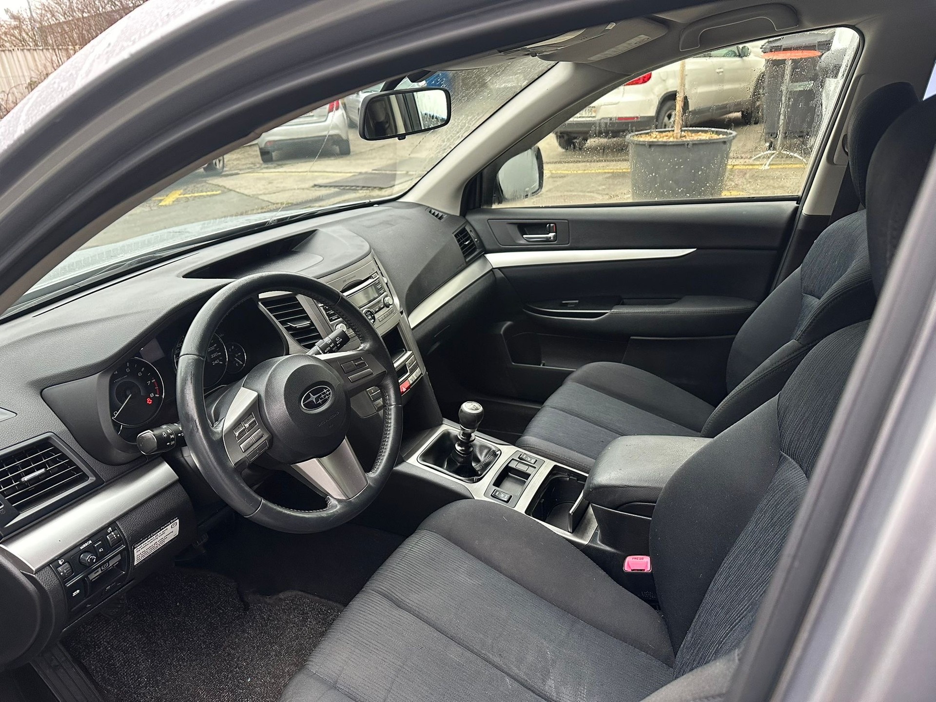 SUBARU Legacy 2.0i Swiss Special AWD-image-6
