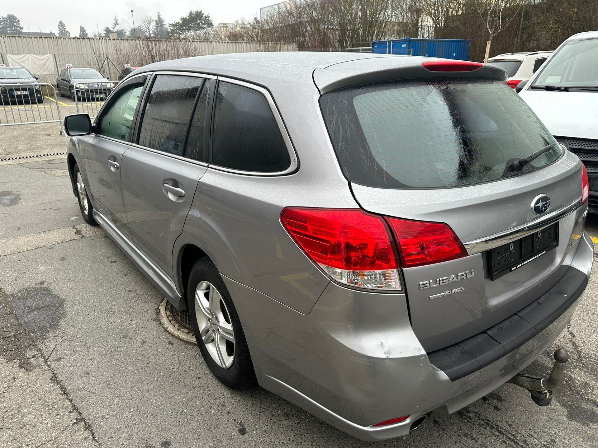 SUBARU Legacy 2.0i Swiss Special AWD-image-5