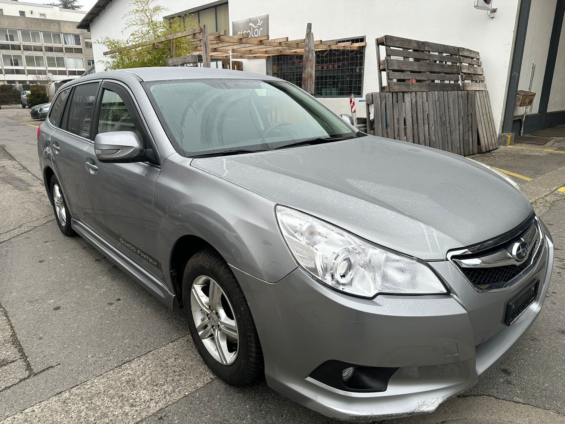 SUBARU Legacy 2.0i Swiss Special AWD-image-2